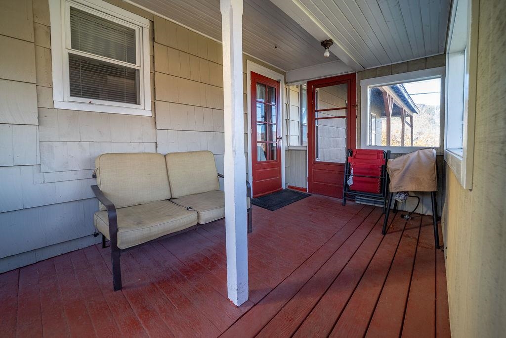 534 Champlain Street Property Photo 8