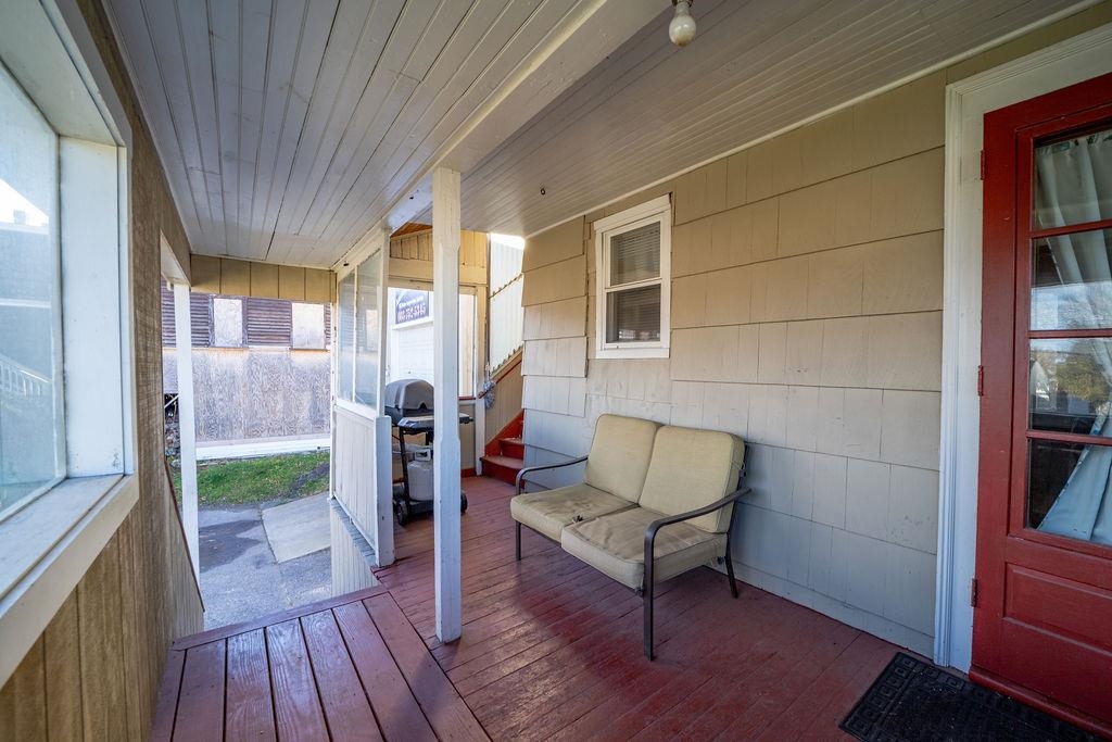 534 Champlain Street Property Photo 9