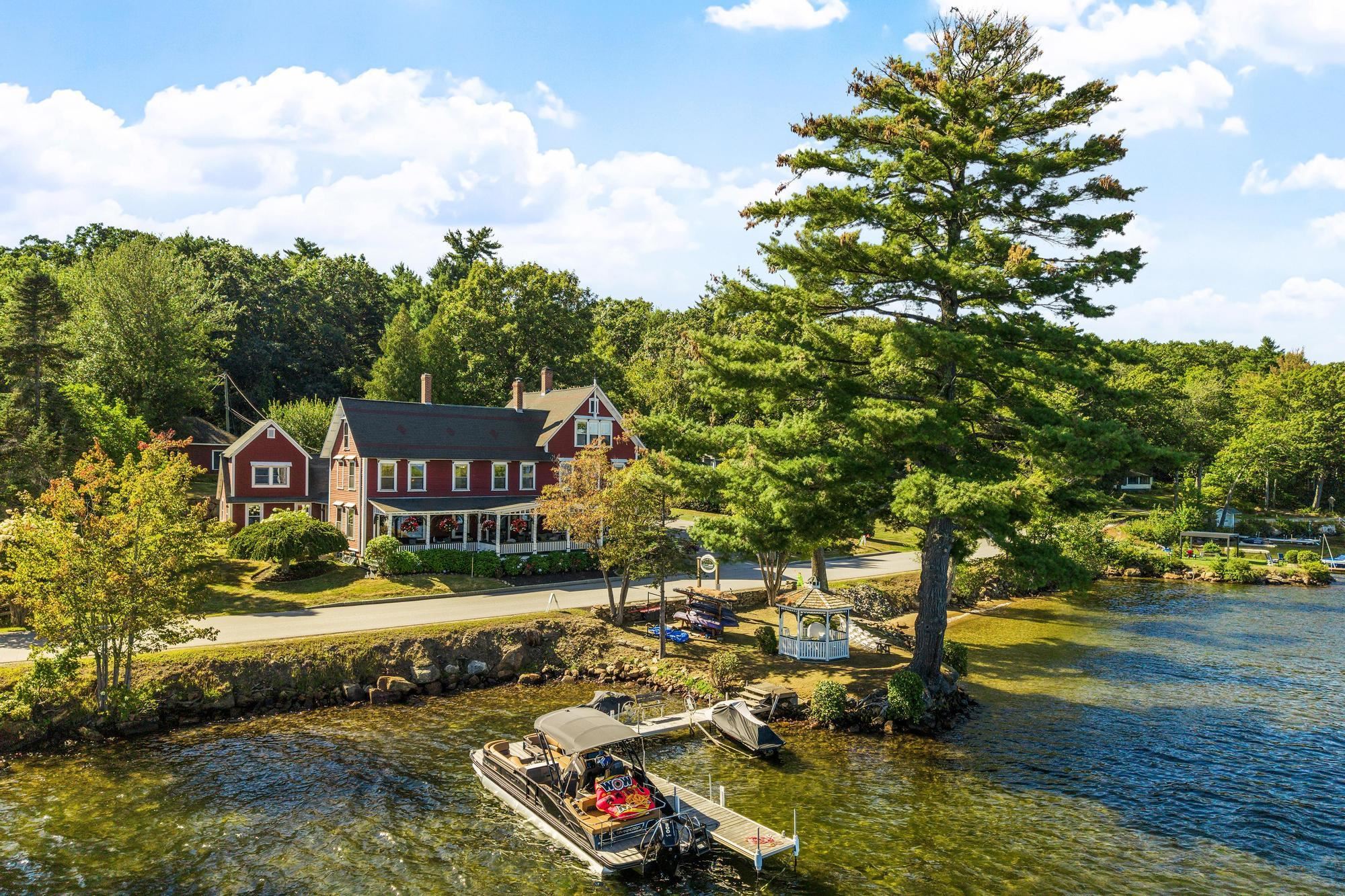 100 Lower Bay Road