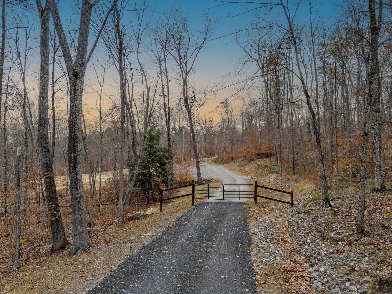 Mountain Road Property Photo 17