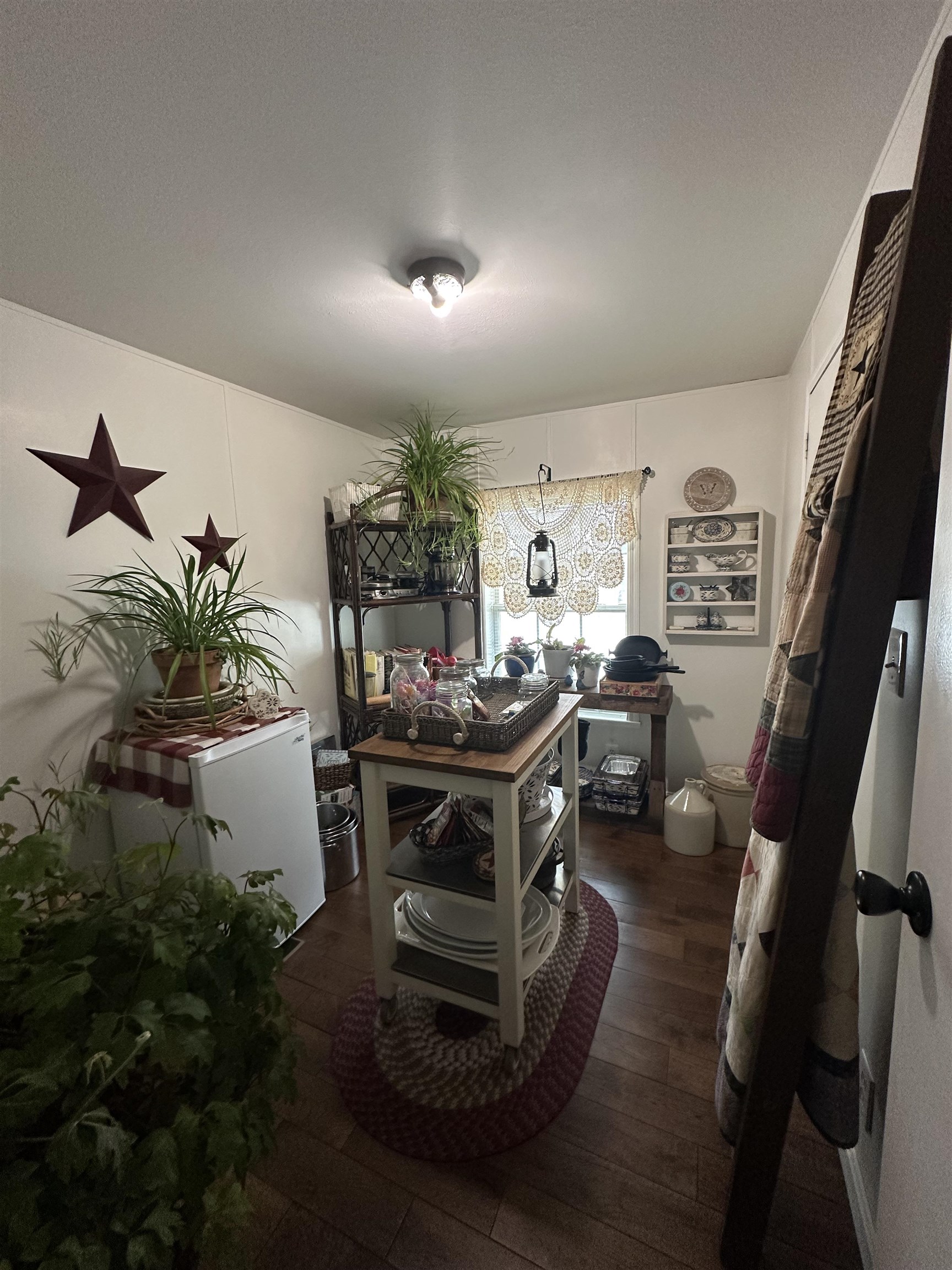 18 Pine Street Property Photo 7