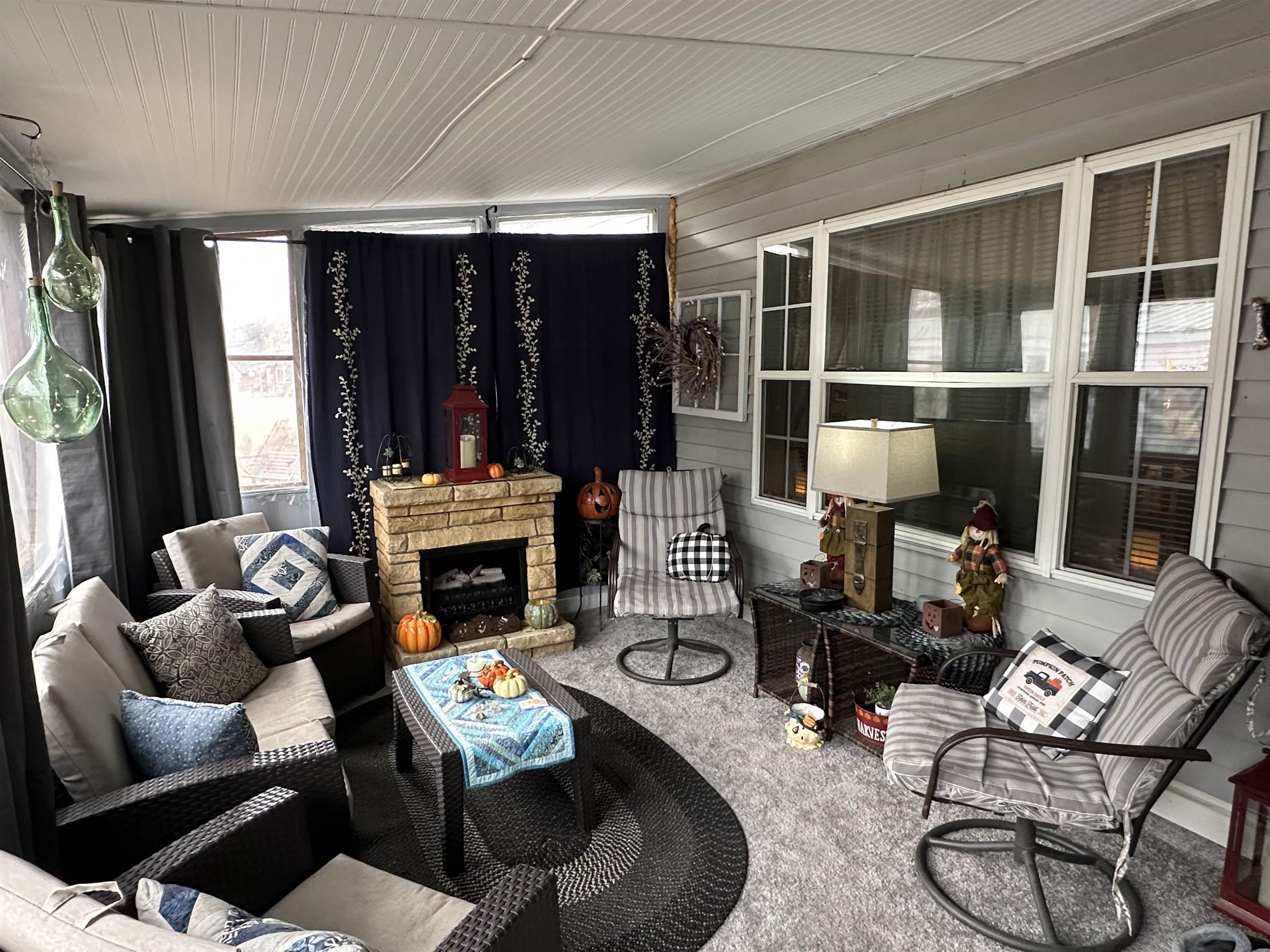 18 Pine Street Property Photo 11
