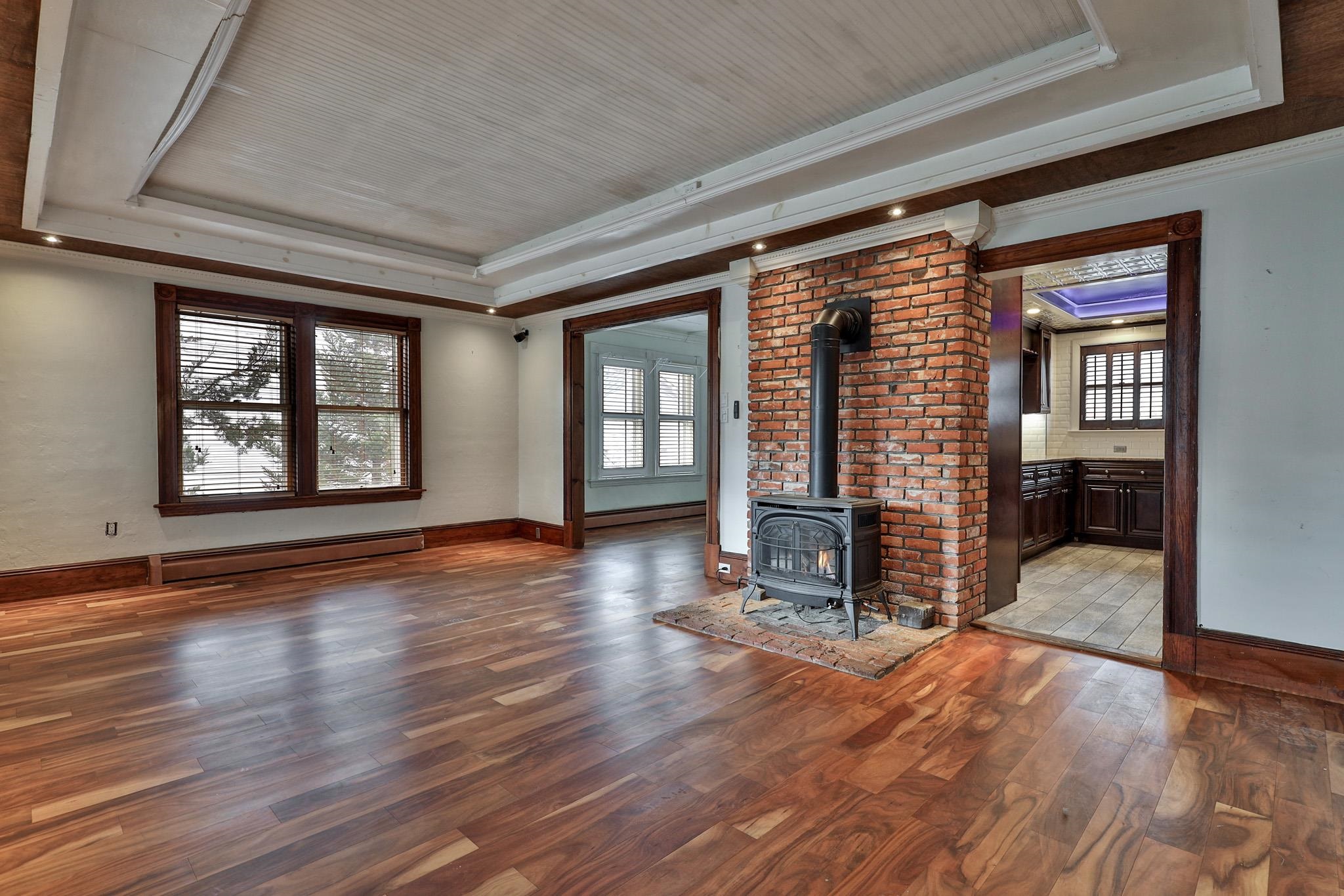 109 Park Row Property Photo 5