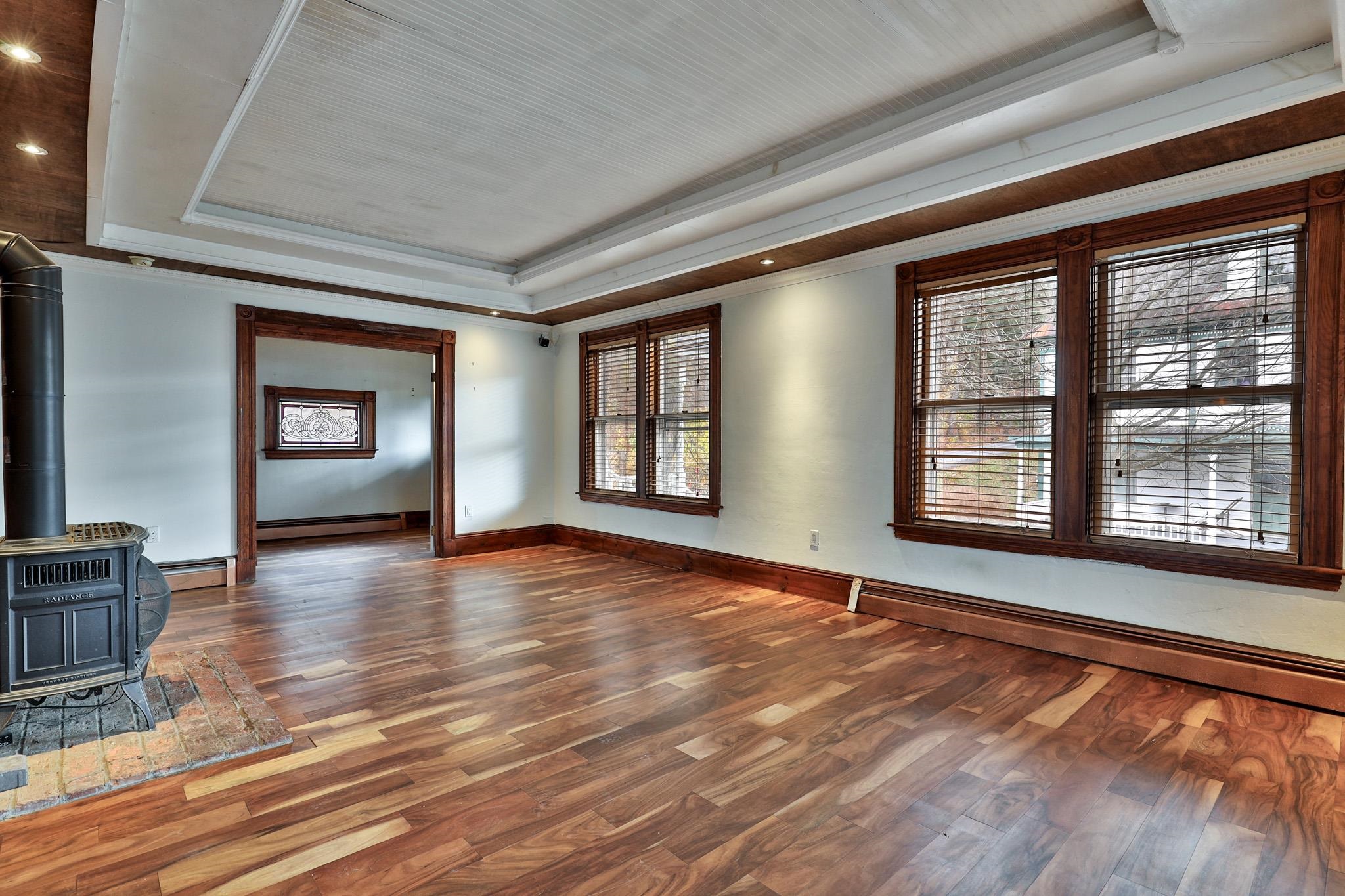 109 Park Row Property Photo 6
