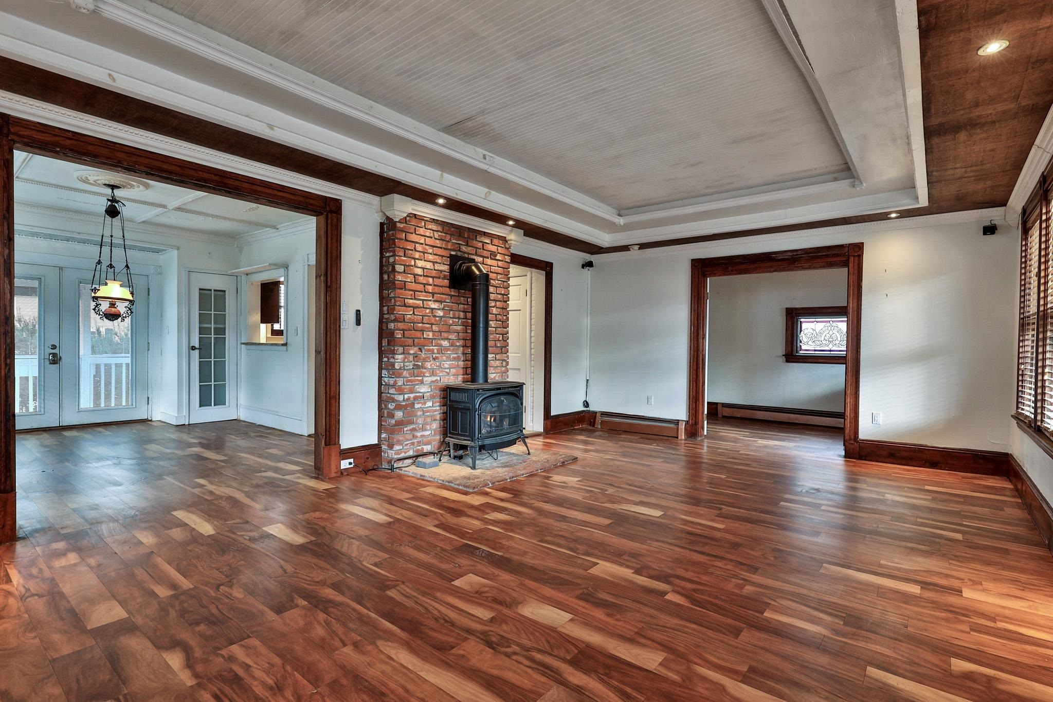 109 Park Row Property Photo 7
