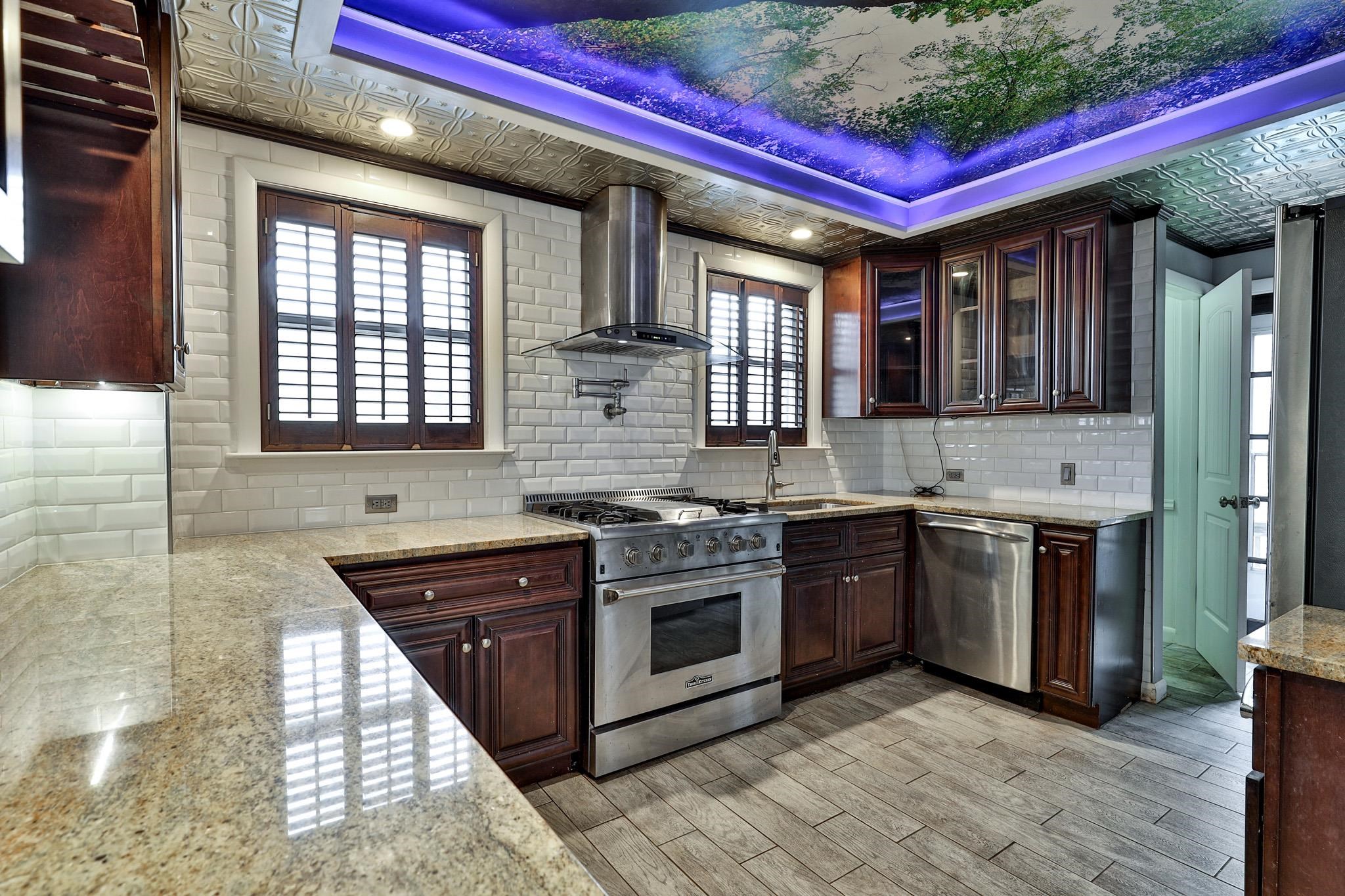 109 Park Row Property Photo 10