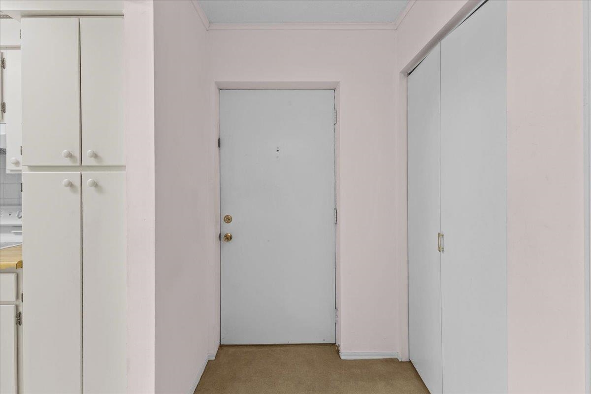 100 Kennedy Drive Property Photo 5