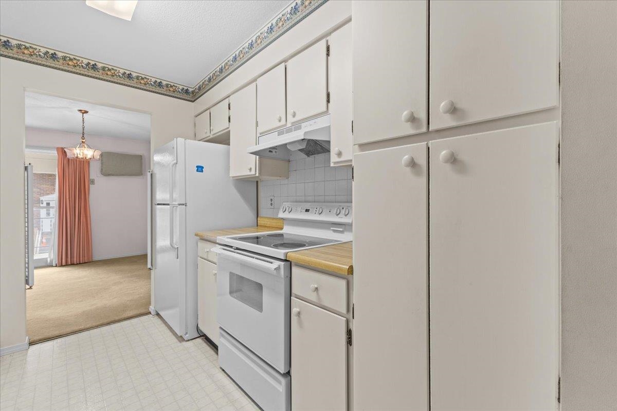 100 Kennedy Drive Property Photo 18