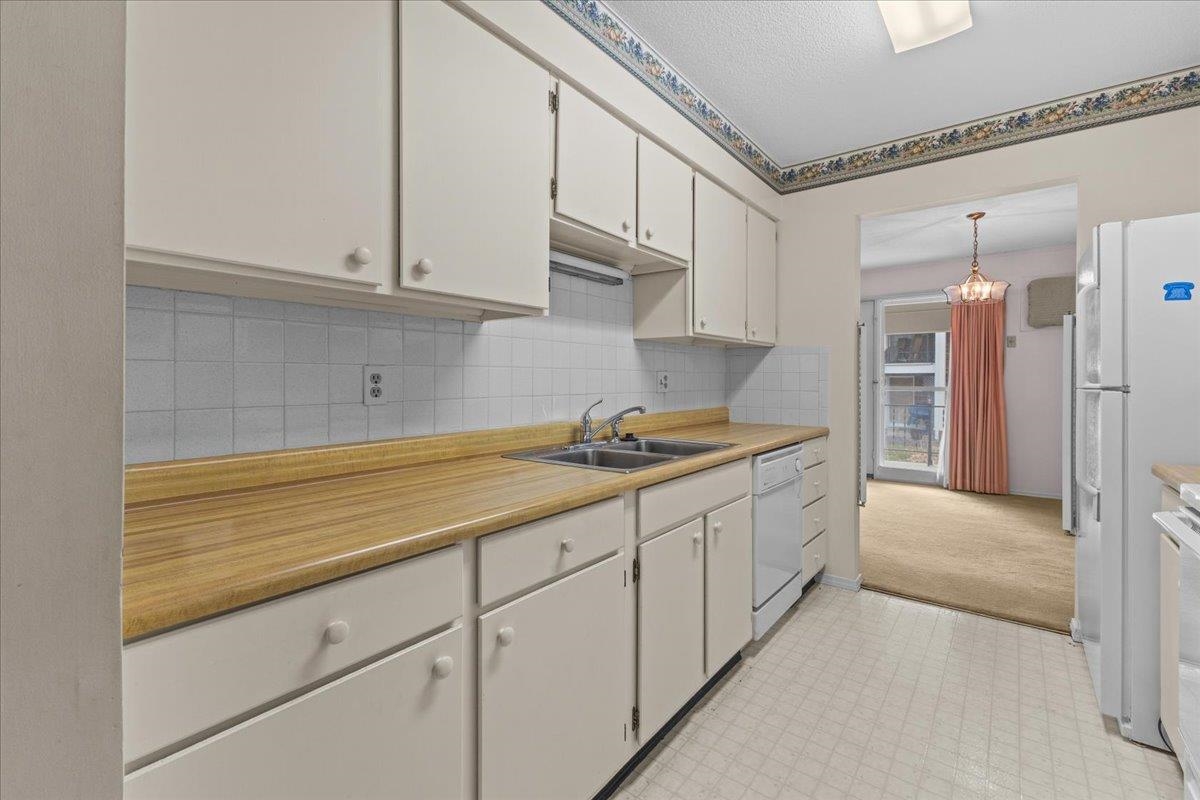 100 Kennedy Drive Property Photo 20