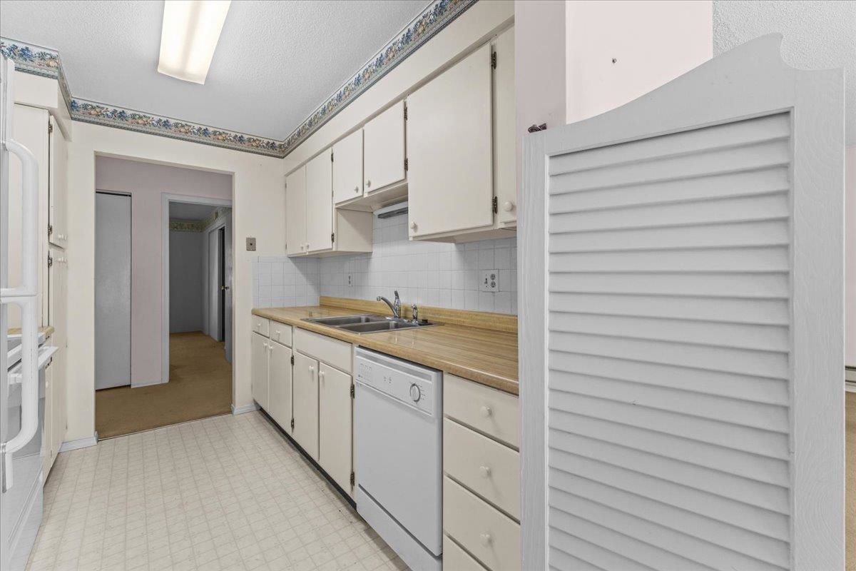 100 Kennedy Drive Property Photo 23