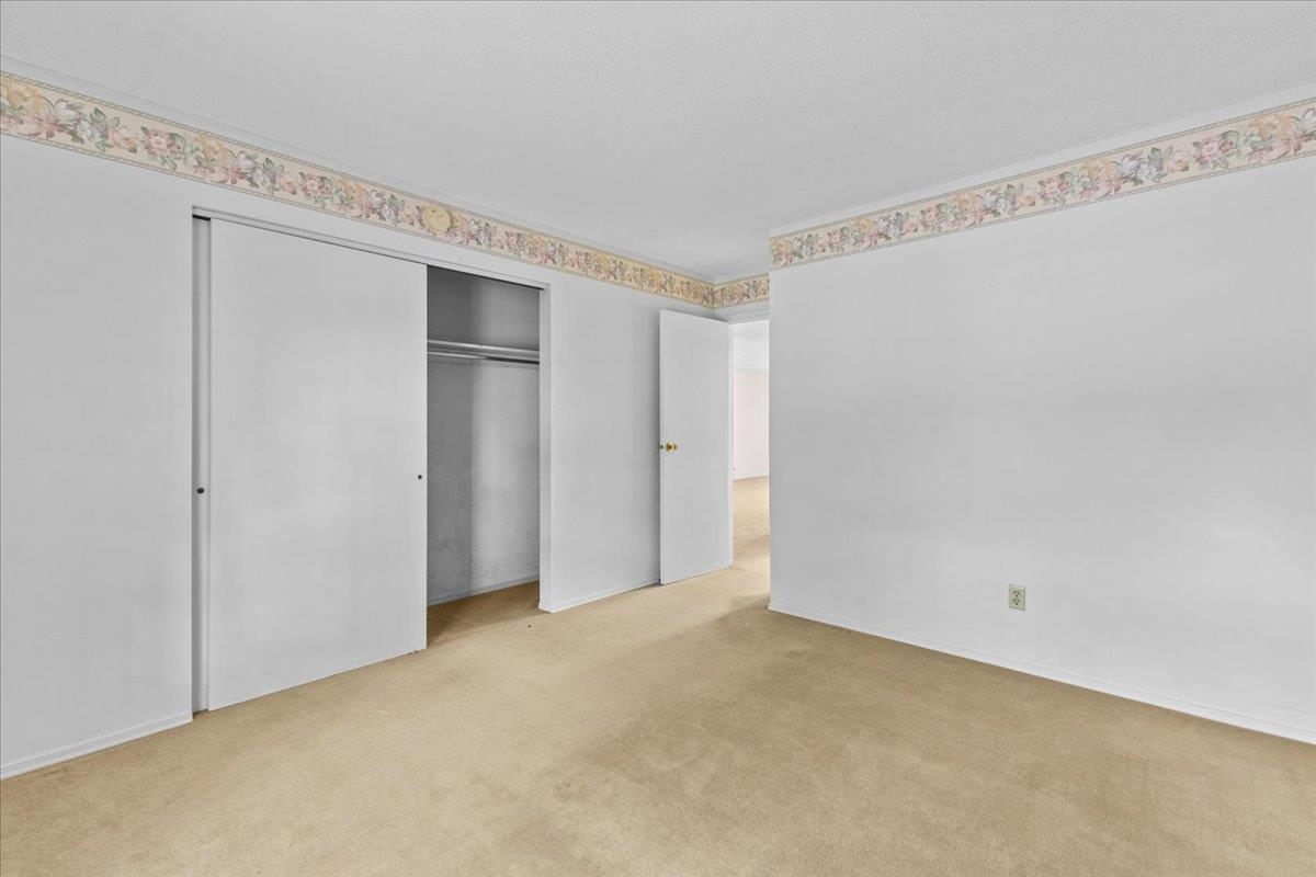 100 Kennedy Drive Property Photo 33