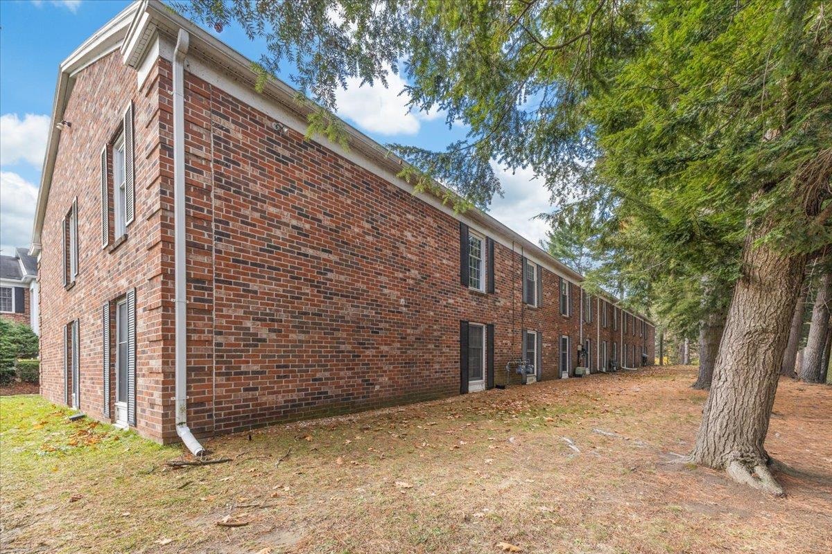 100 Kennedy Drive Property Photo 44