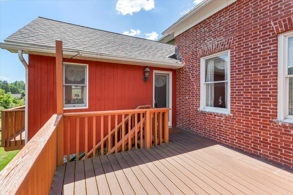 1594 Vt Route 7a Property Photo 9