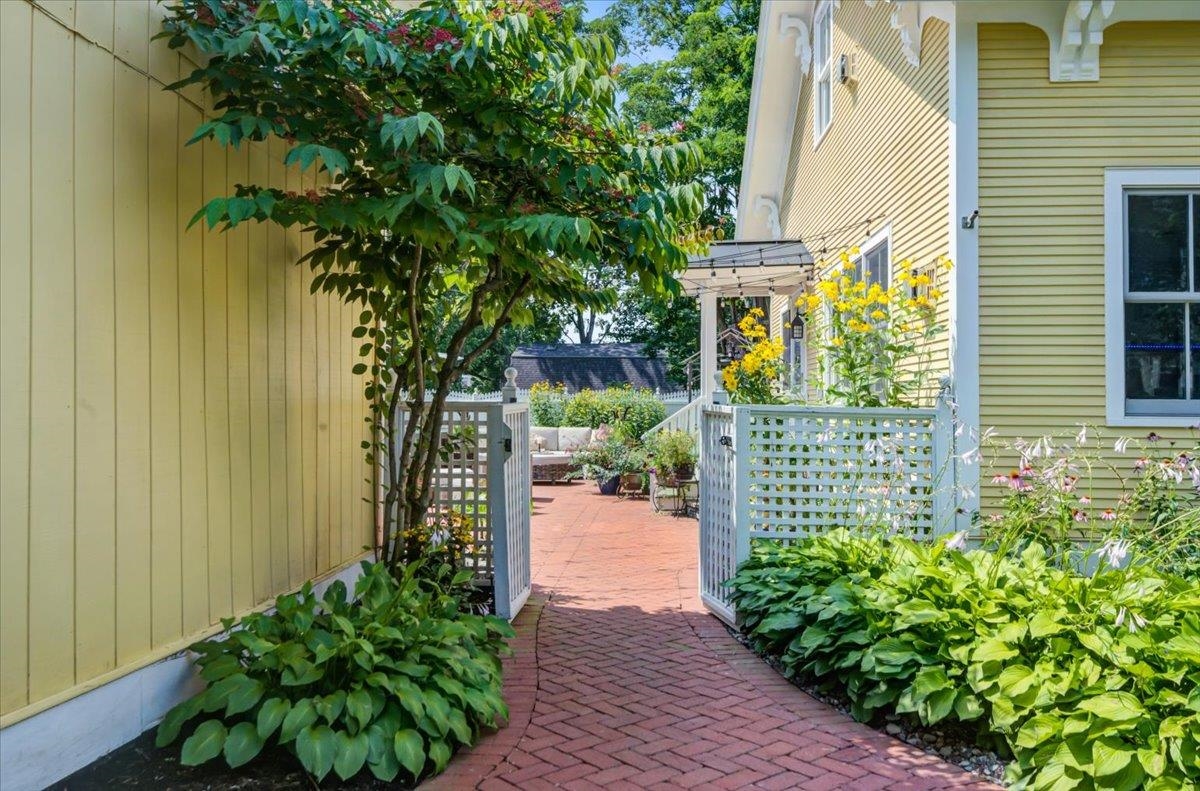 29 Maple Street Property Photo 46