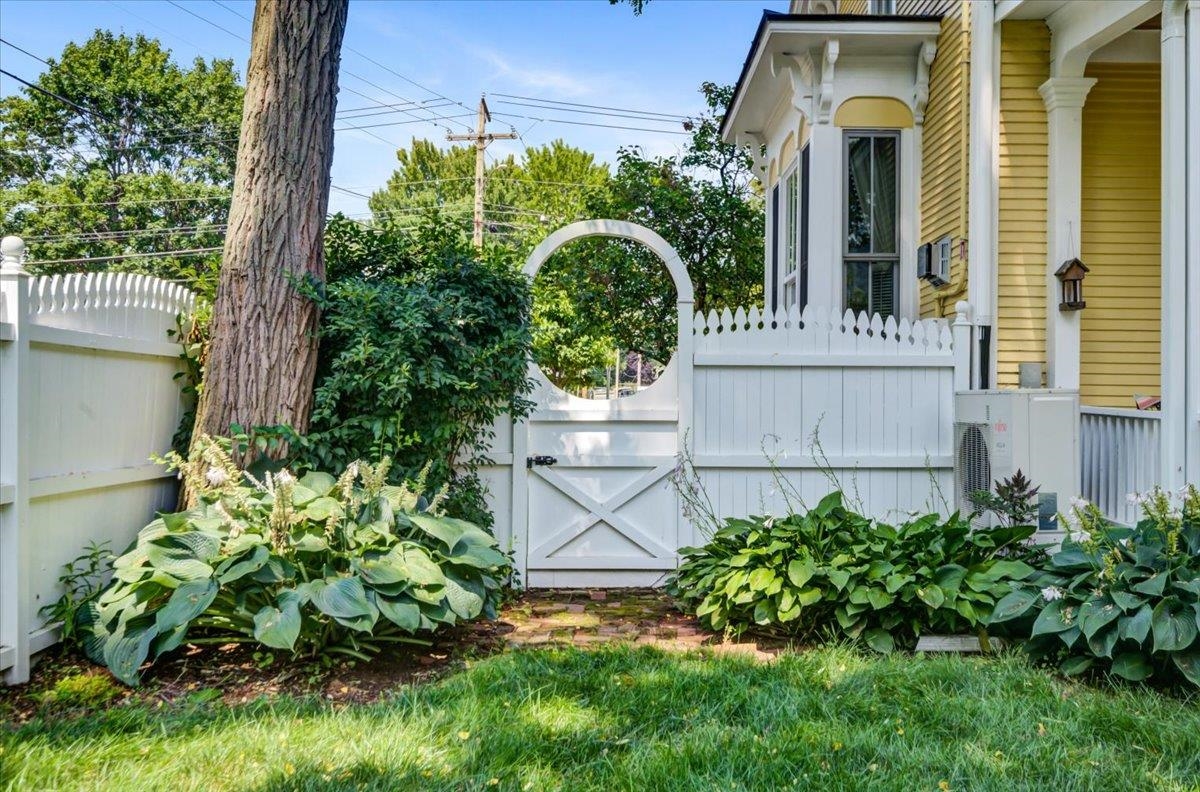 29 Maple Street Property Photo 50