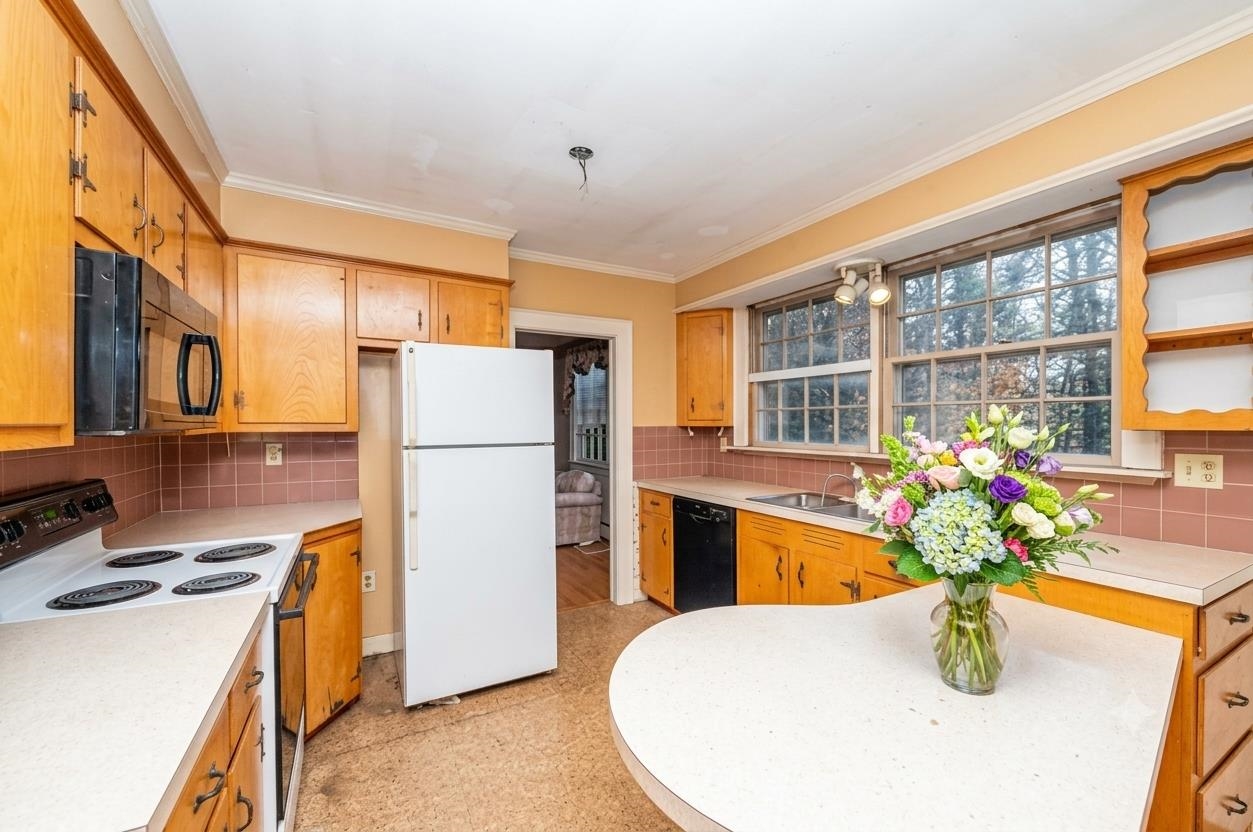 1 Exeter Road Property Photo 3
