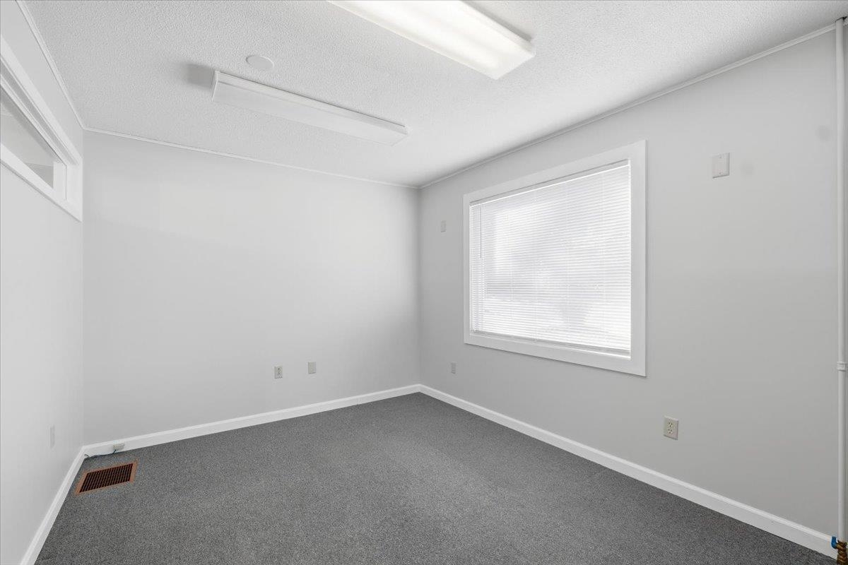 938-950 Shelburne Road Property Photo 11