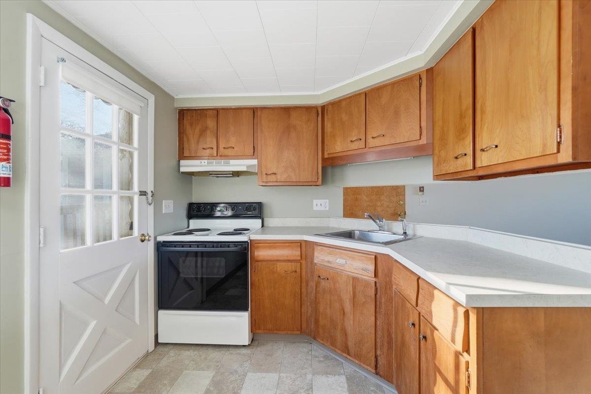938-950 Shelburne Road Property Photo 39