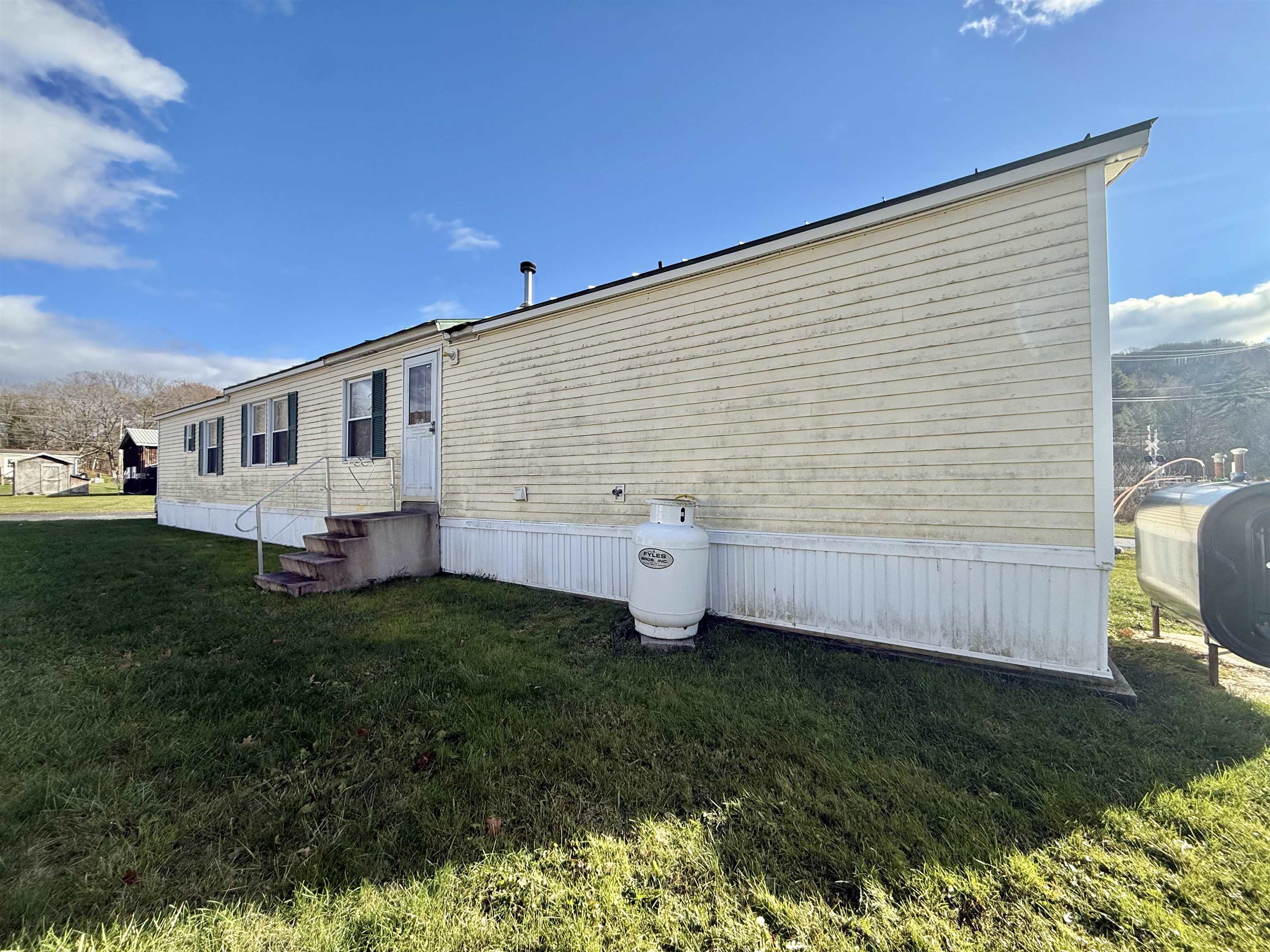 81 Crampton Road Property Photo 4