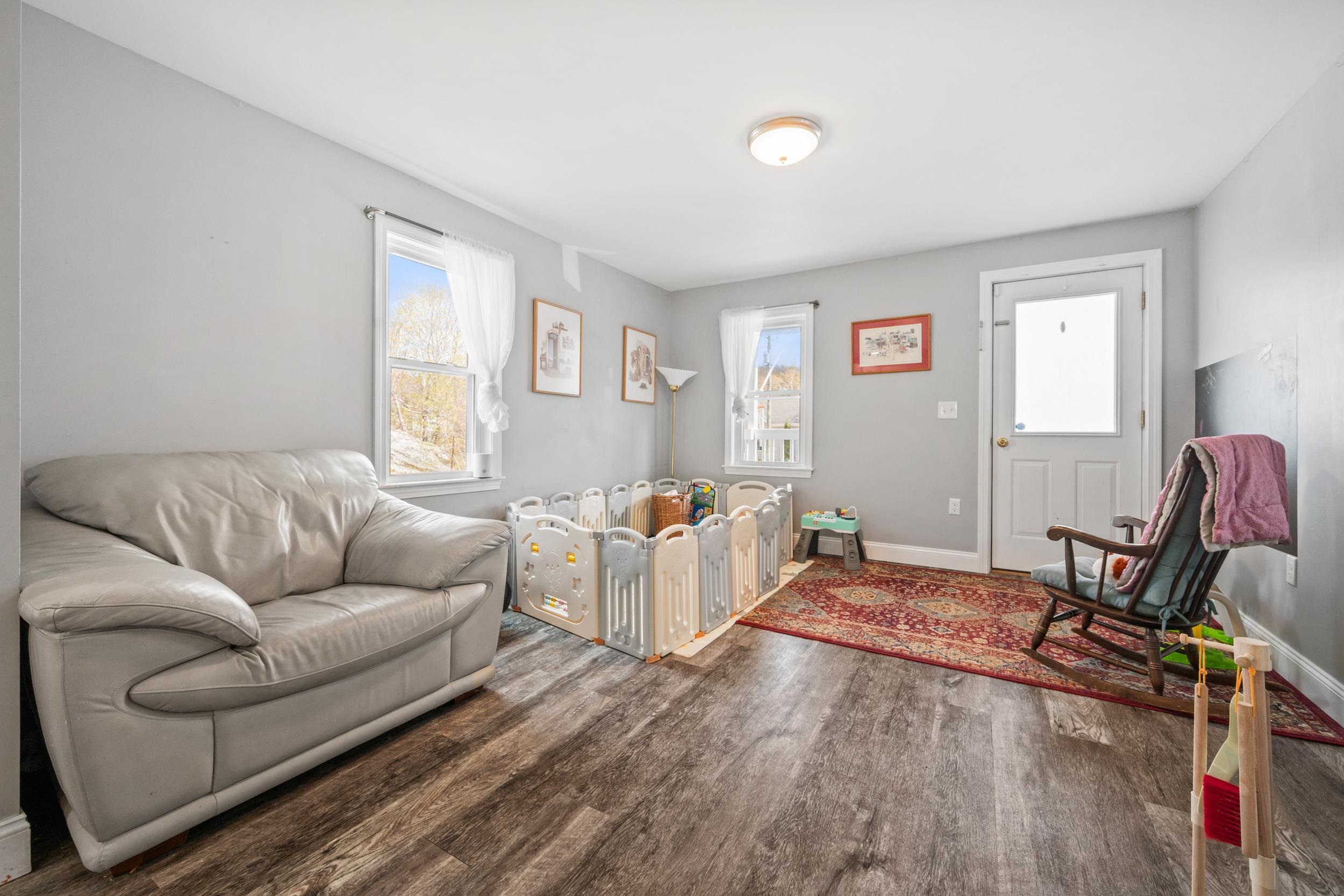 193 Willow Street Property Photo 4