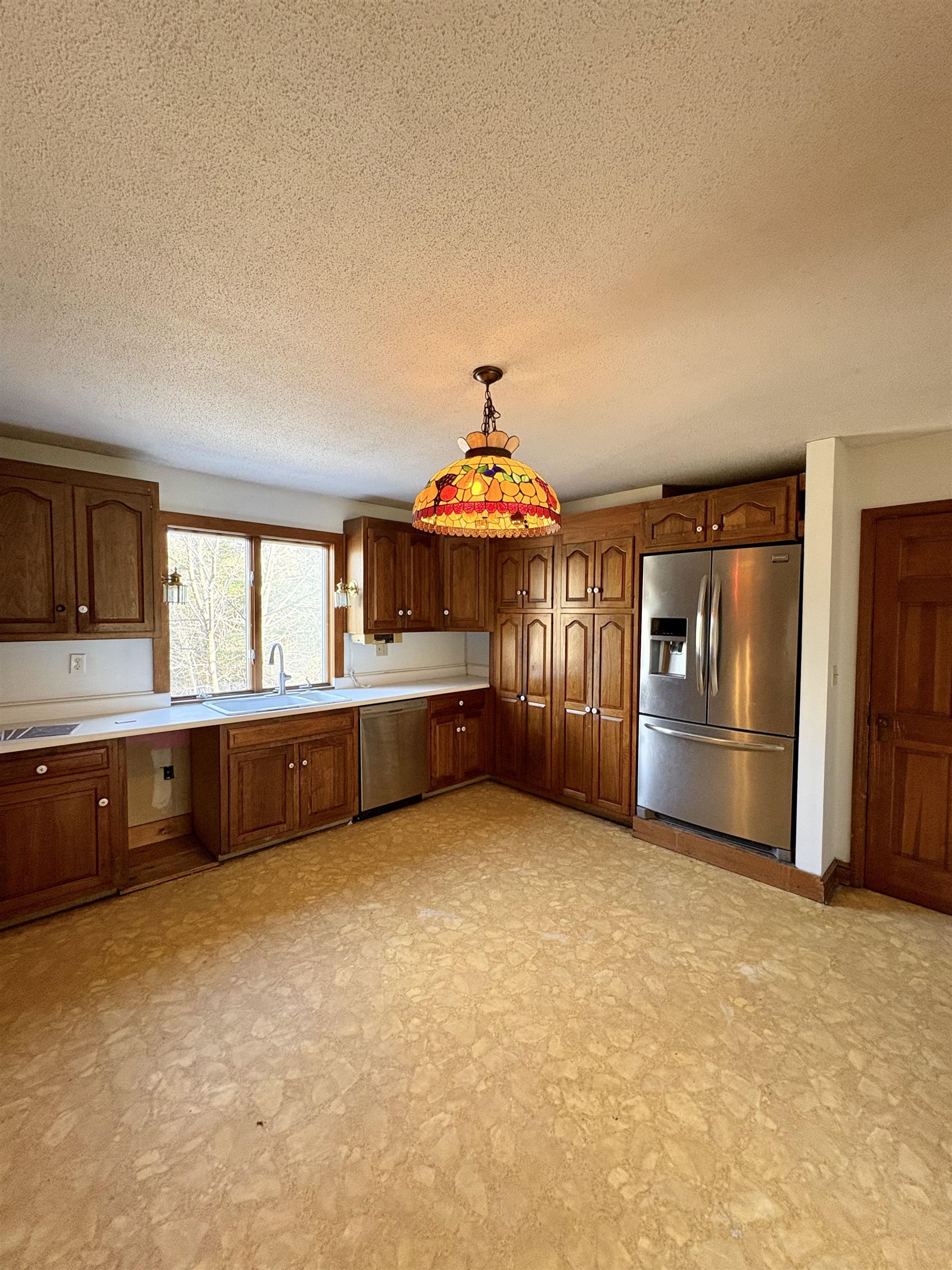 150 Swift Street Property Photo 12