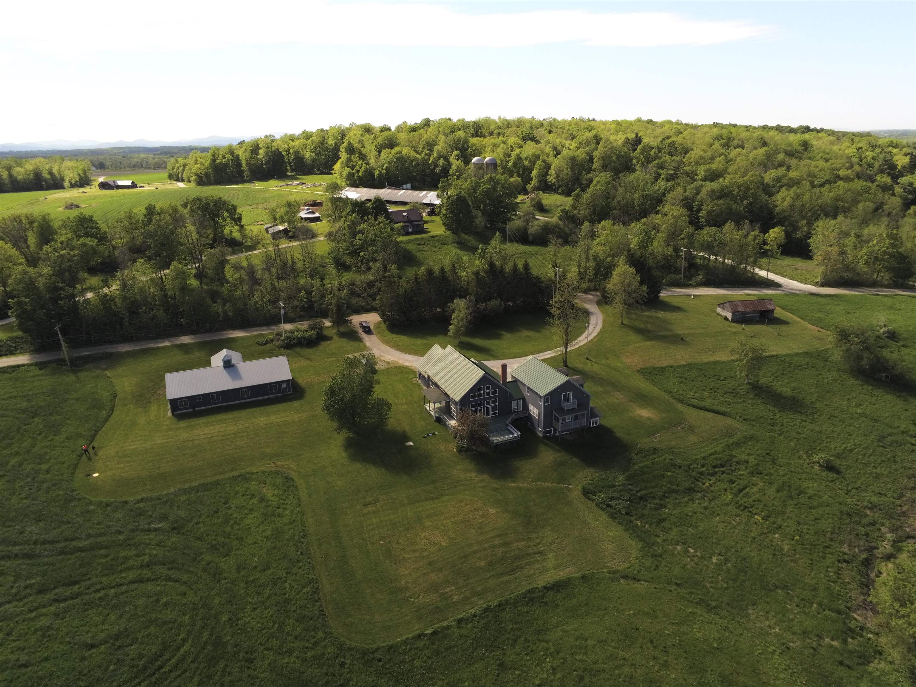 2112 Middle Road Property Photo 1