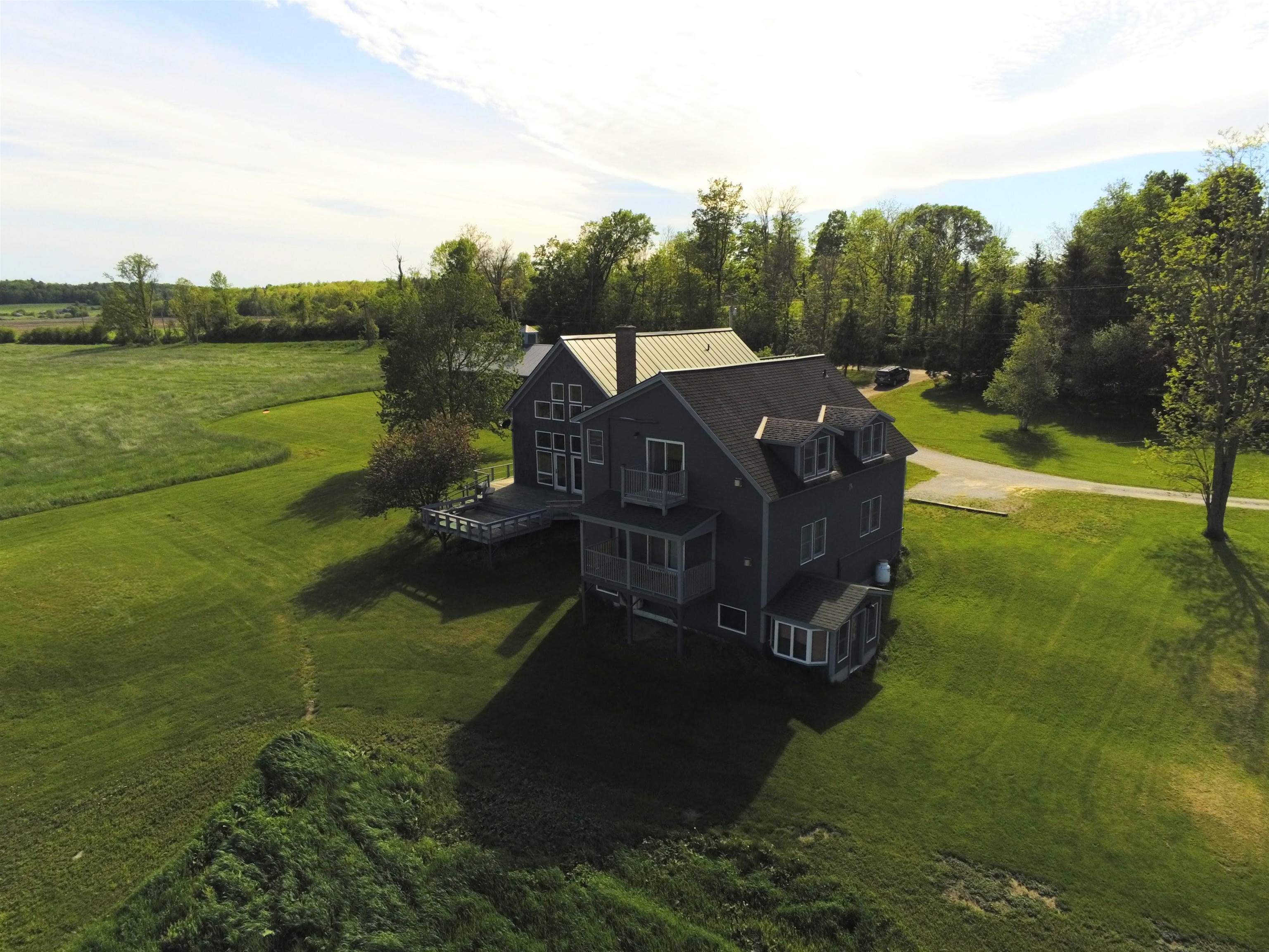 2112 Middle Road Property Photo 6