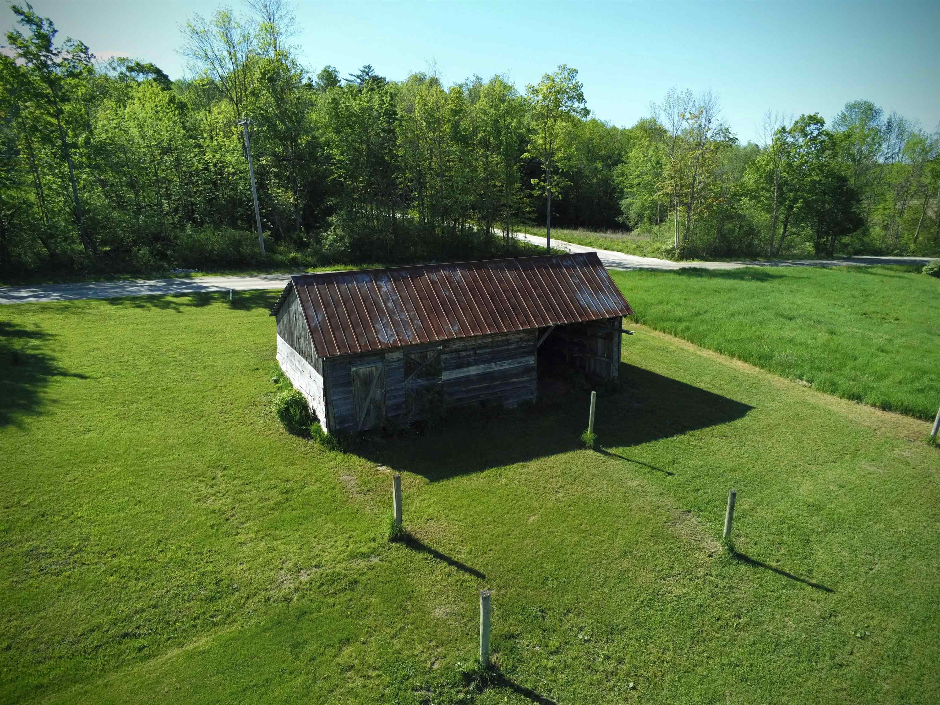 2112 Middle Road Property Photo 12