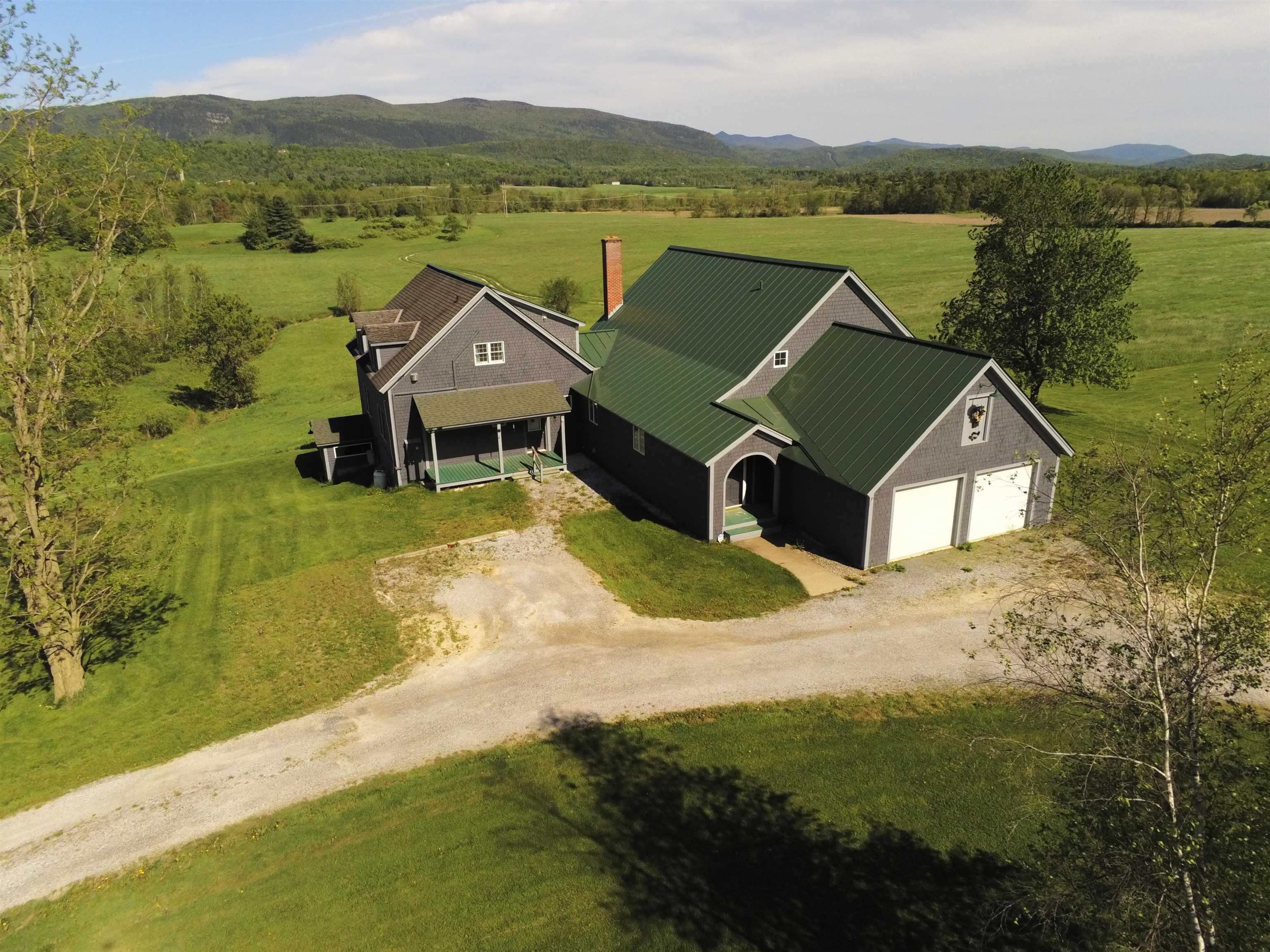 2112 Middle Road Property Photo 13