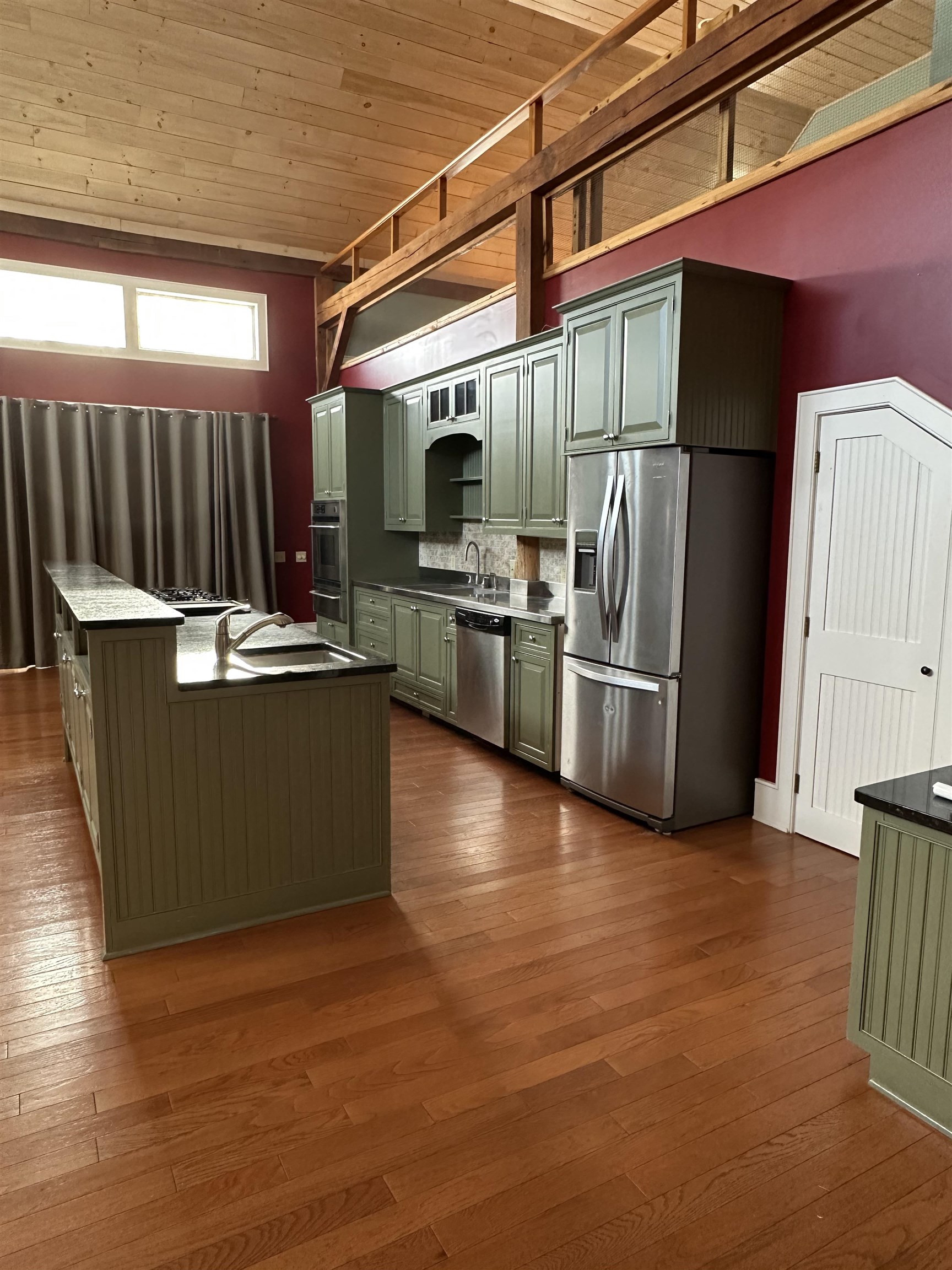 2112 Middle Road Property Photo 16