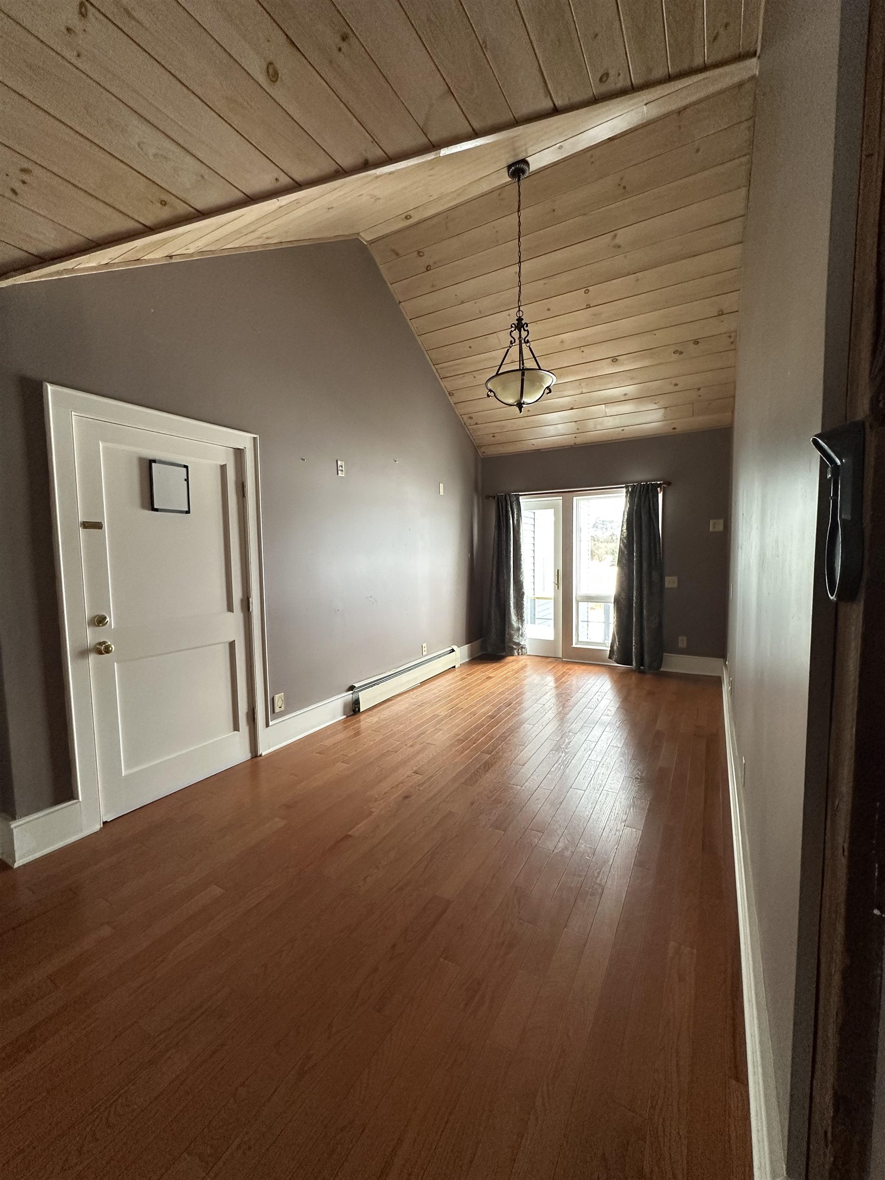 2112 Middle Road Property Photo 19