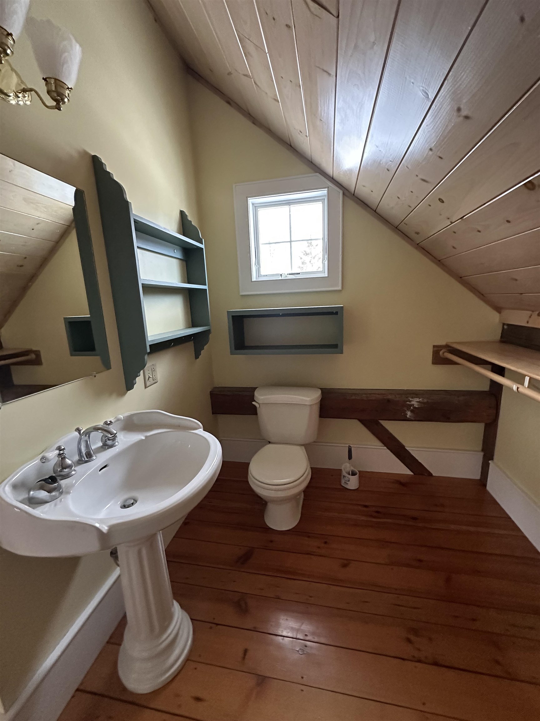 2112 Middle Road Property Photo 22