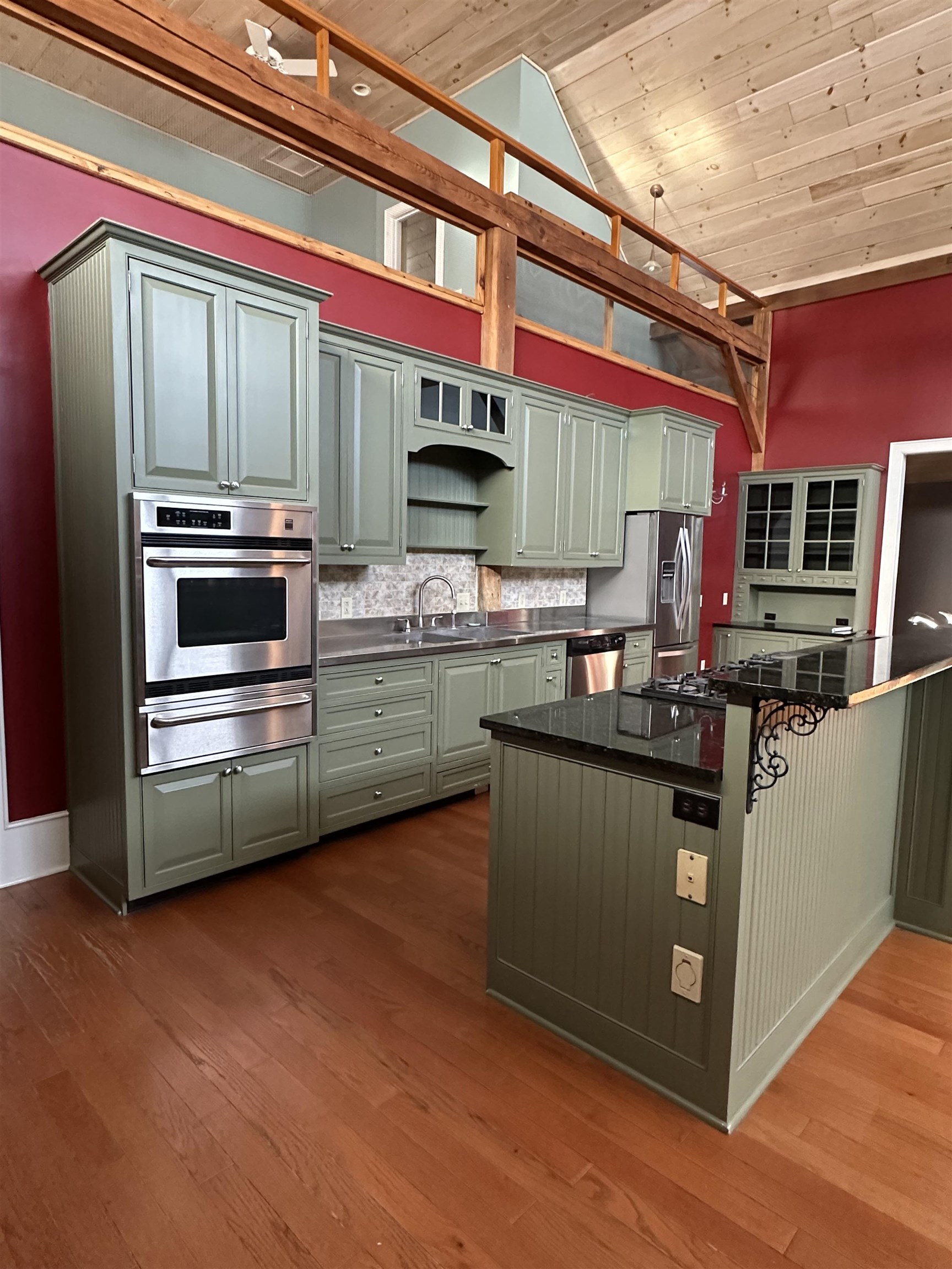 2112 Middle Road Property Photo 26