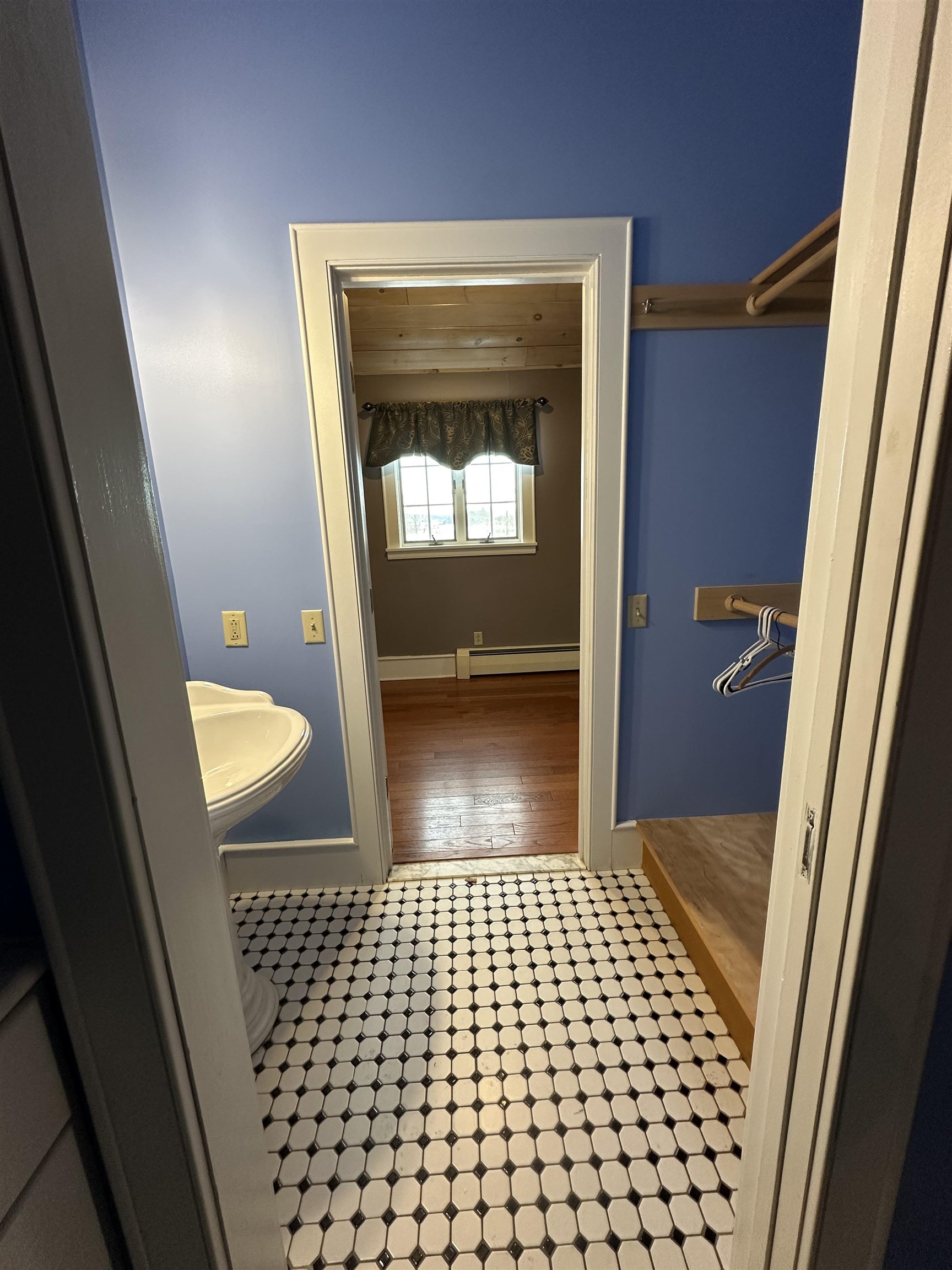 2112 Middle Road Property Photo 29