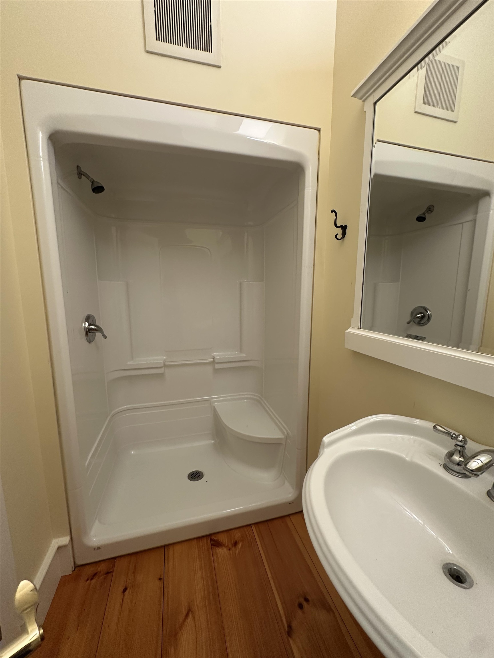 2112 Middle Road Property Photo 32