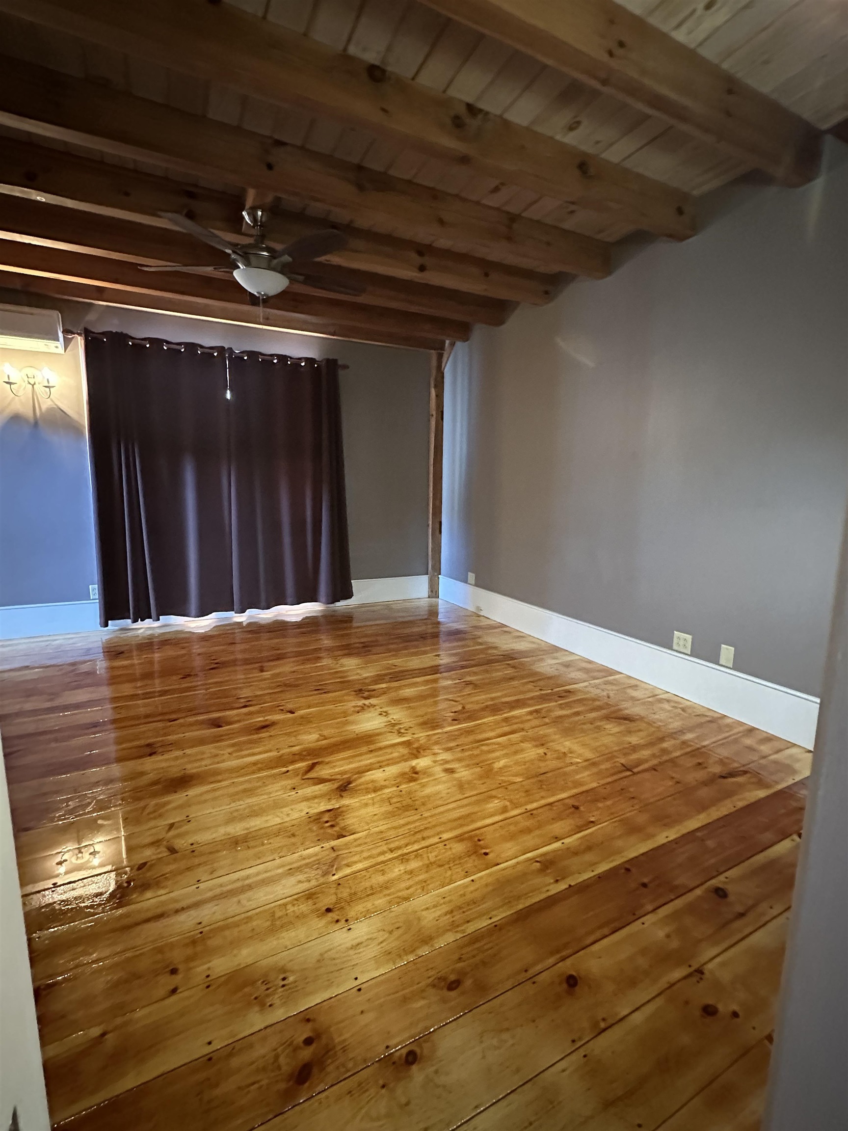 2112 Middle Road Property Photo 33