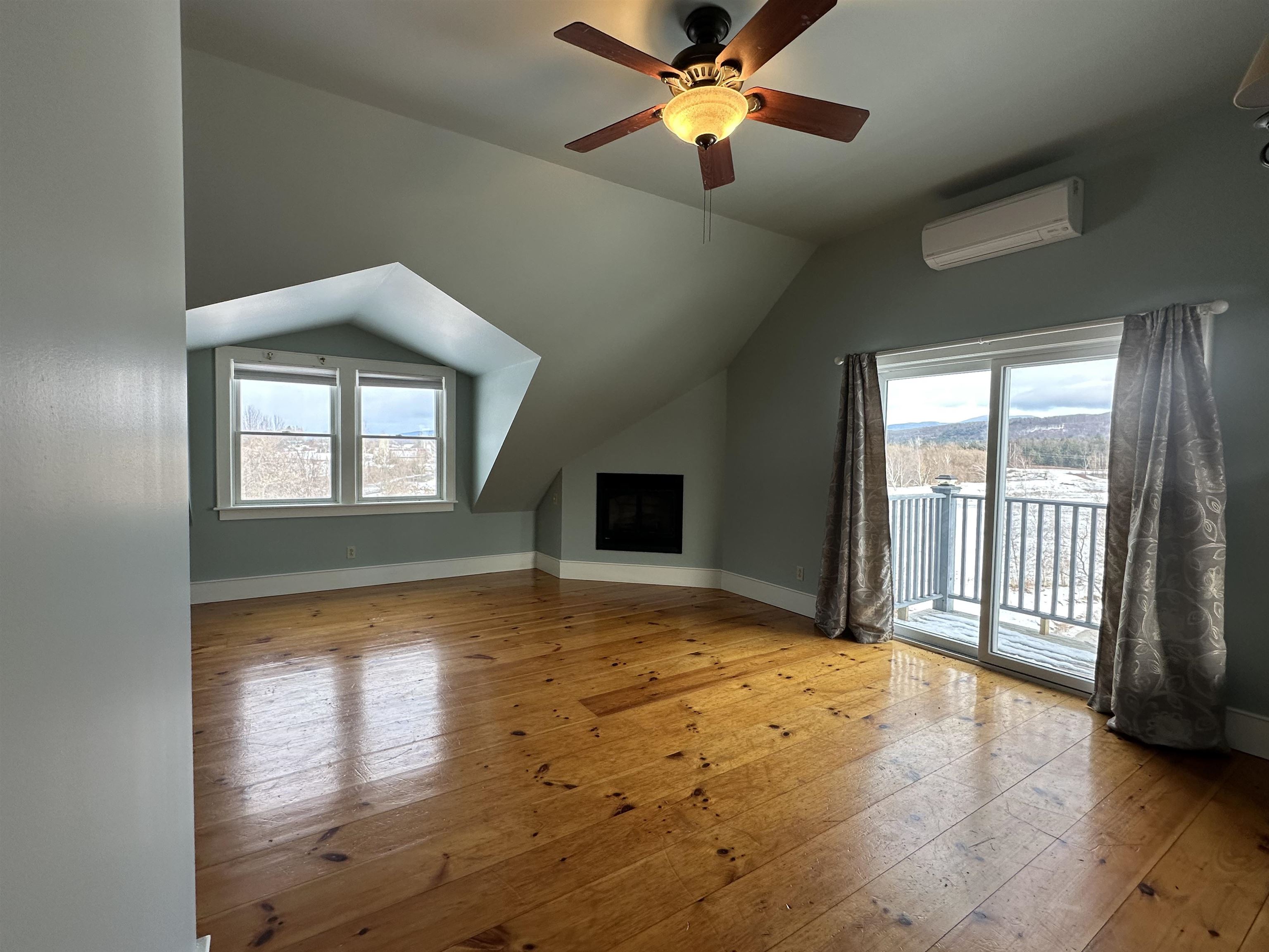 2112 Middle Road Property Photo 35