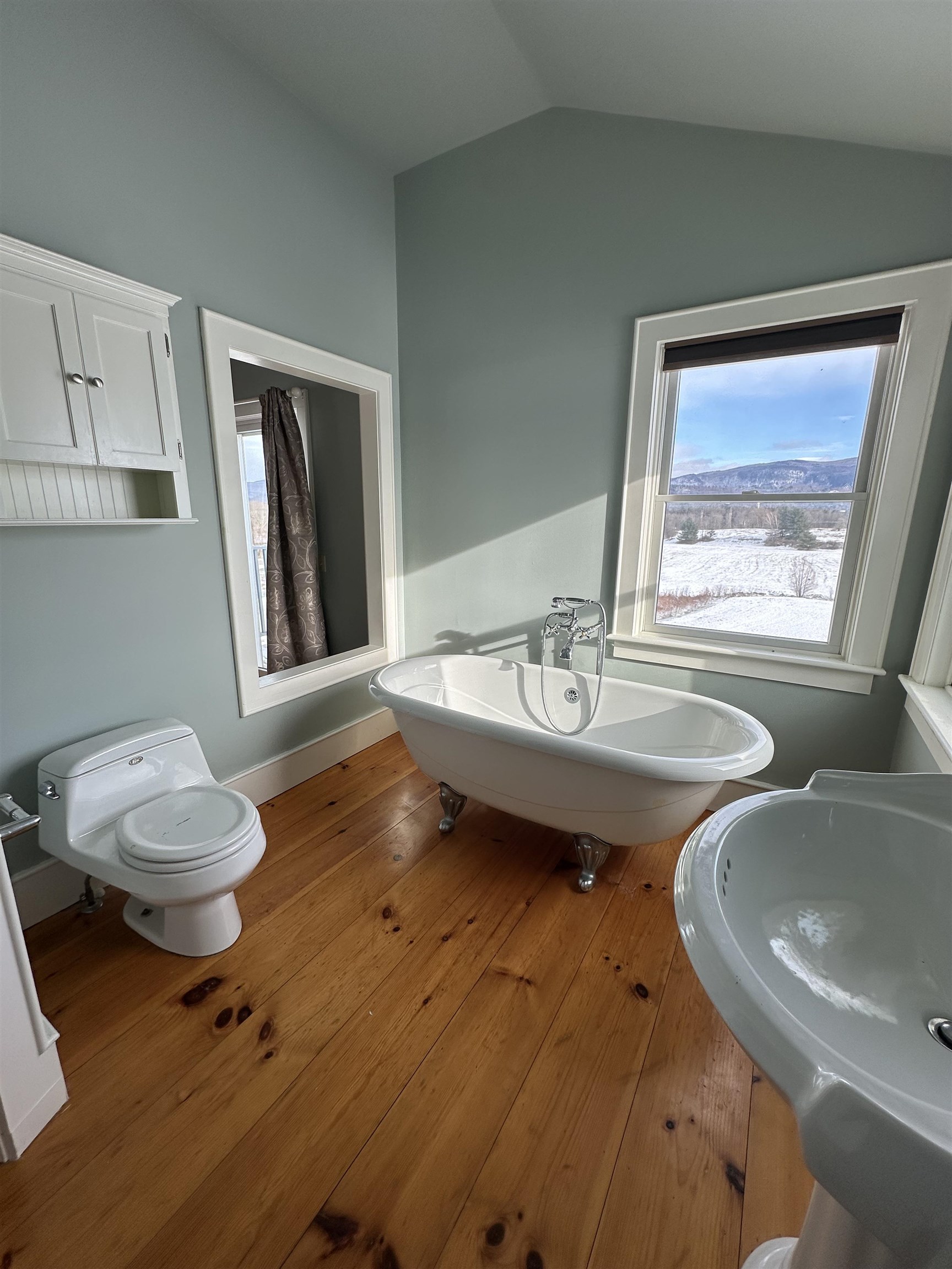 2112 Middle Road Property Photo 38