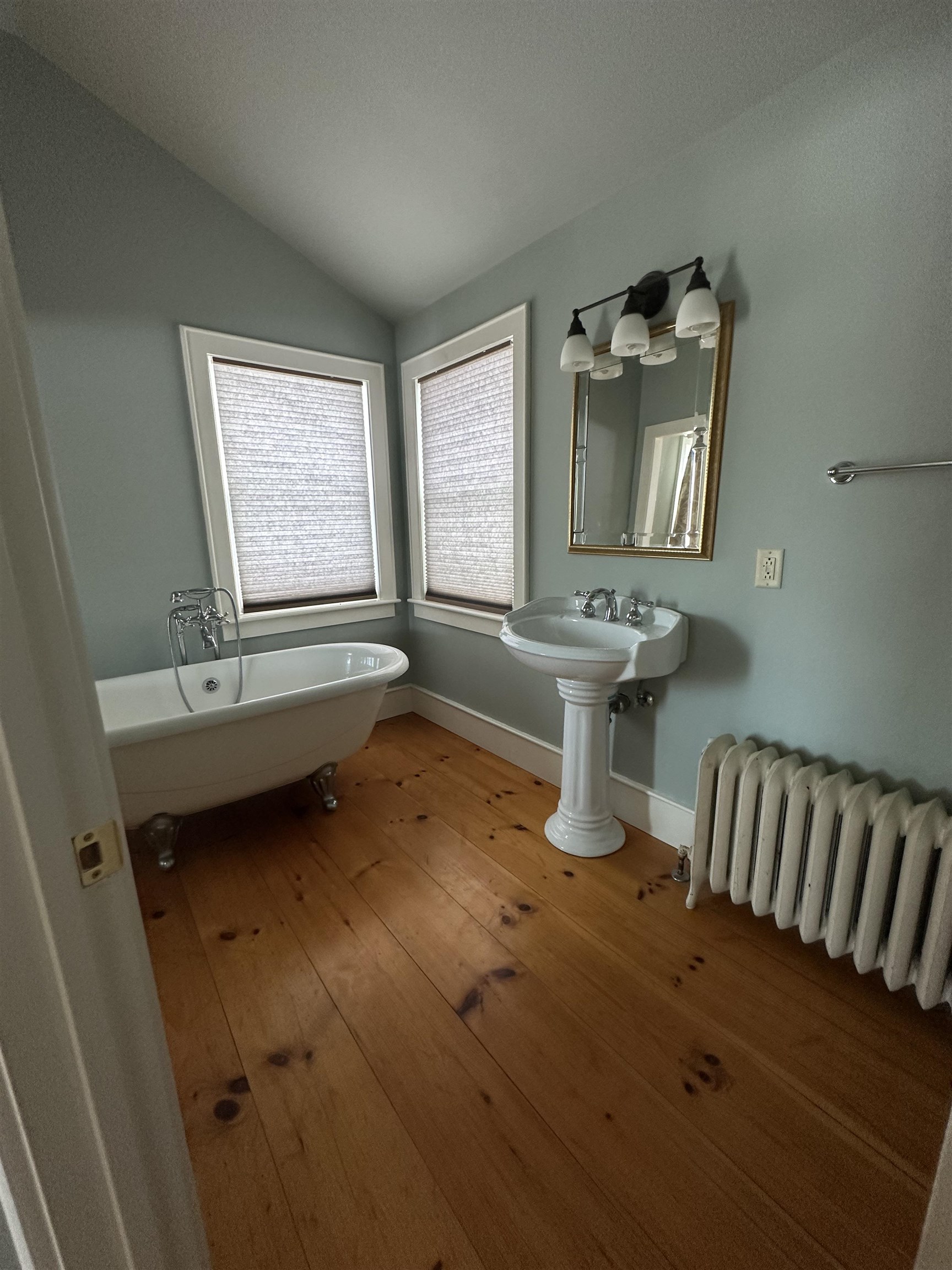 2112 Middle Road Property Photo 40