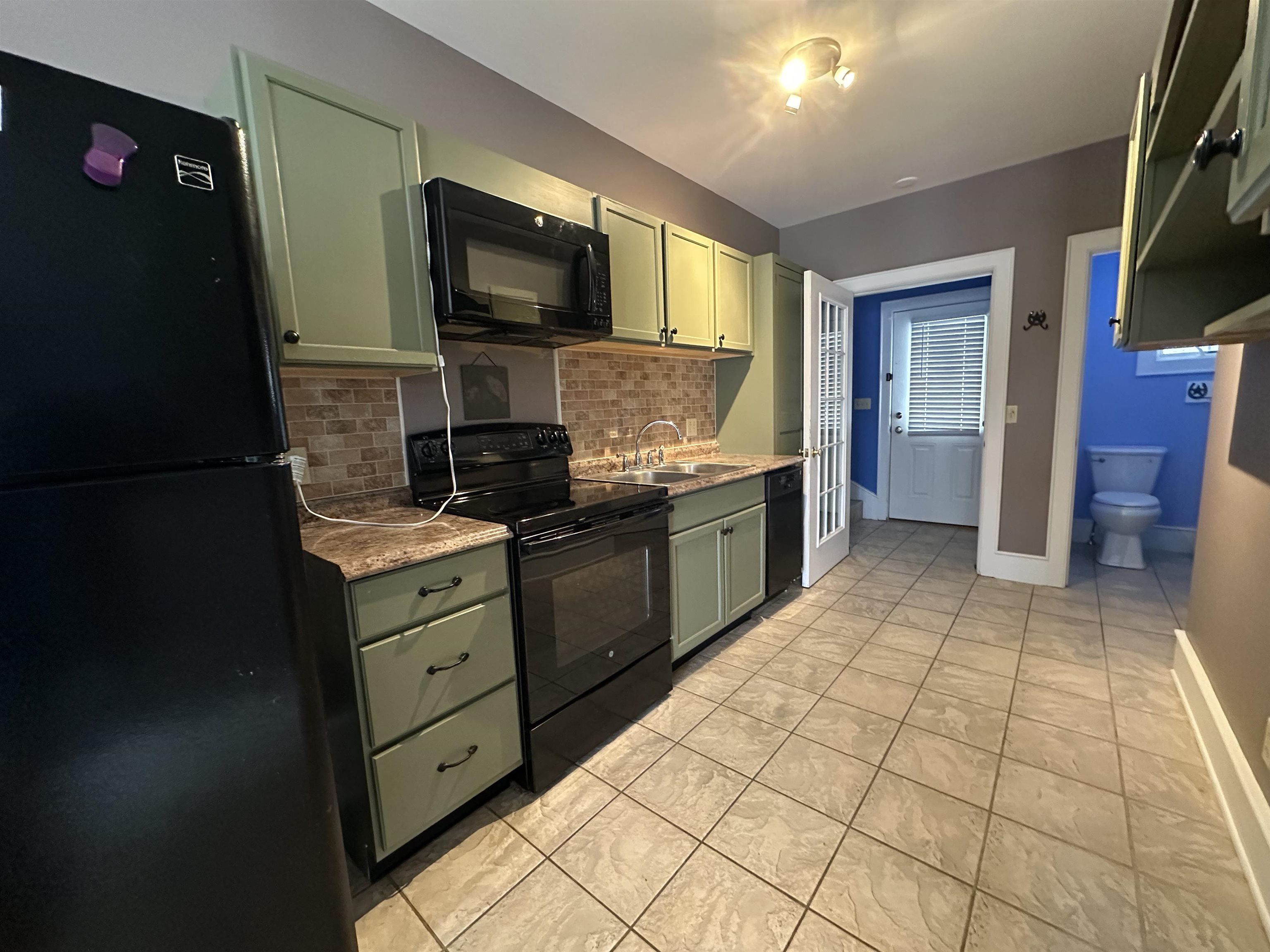 2112 Middle Road Property Photo 44