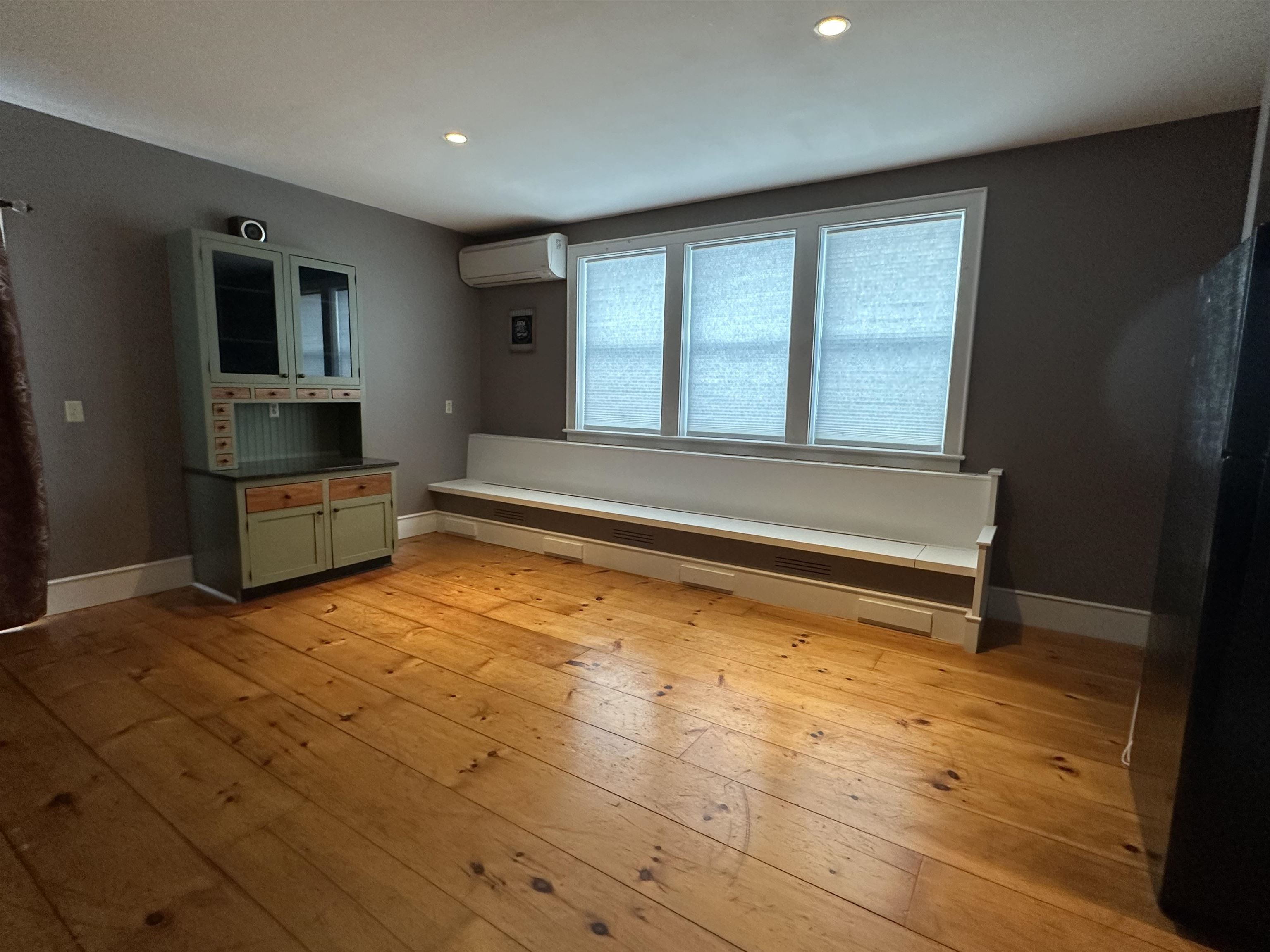 2112 Middle Road Property Photo 46