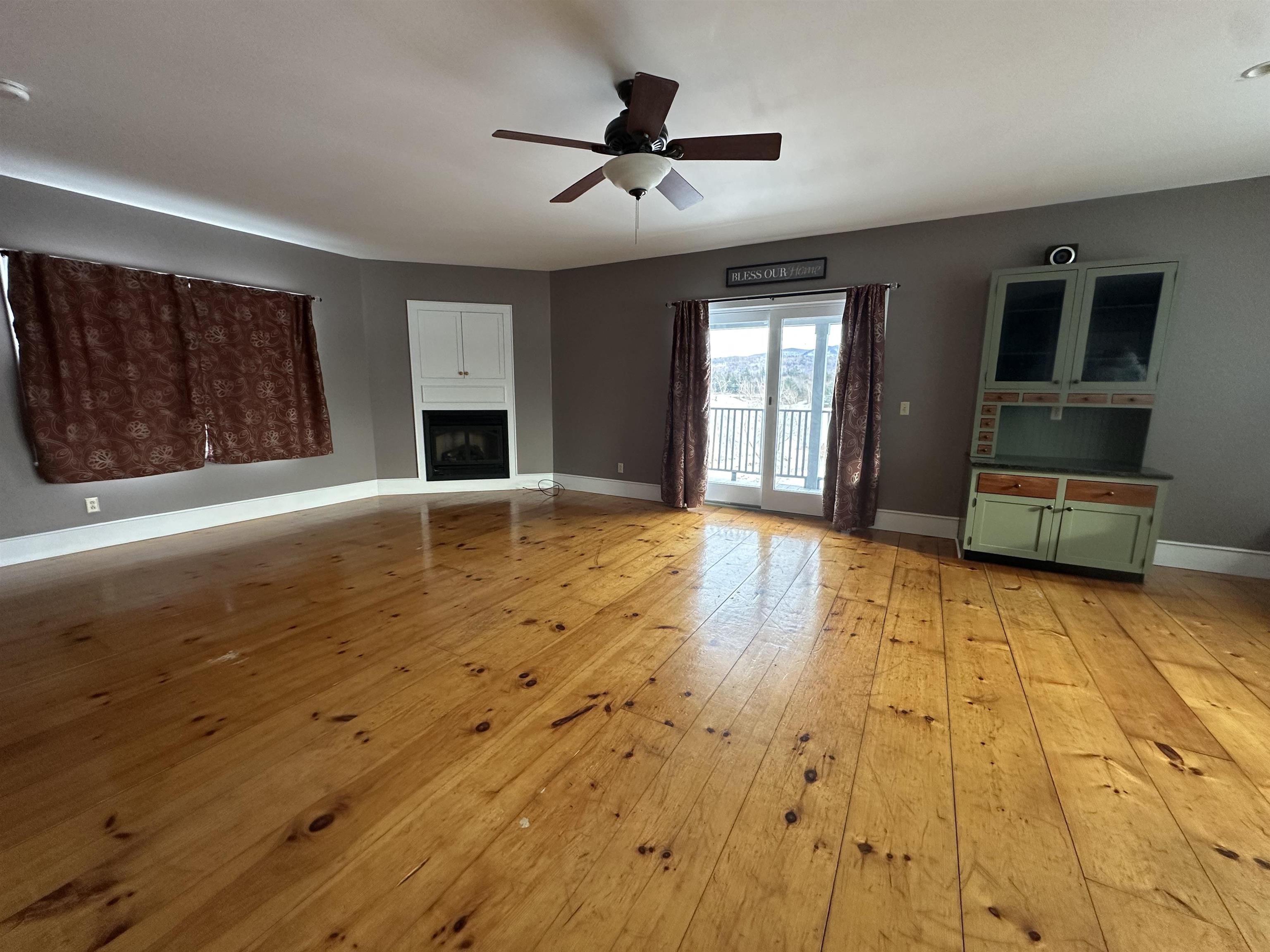 2112 Middle Road Property Photo 48