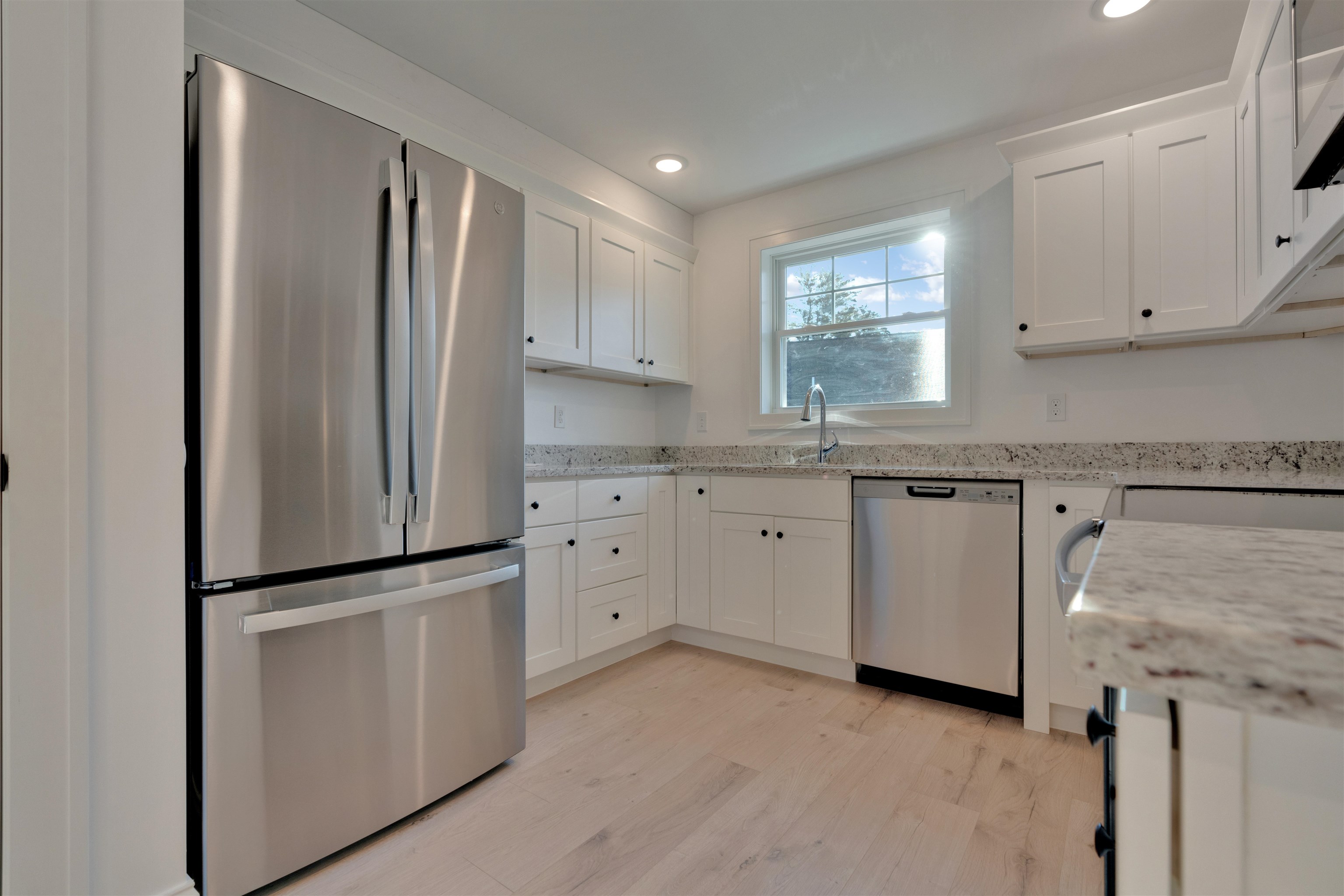2 Cape Coral Way Property Photo 5