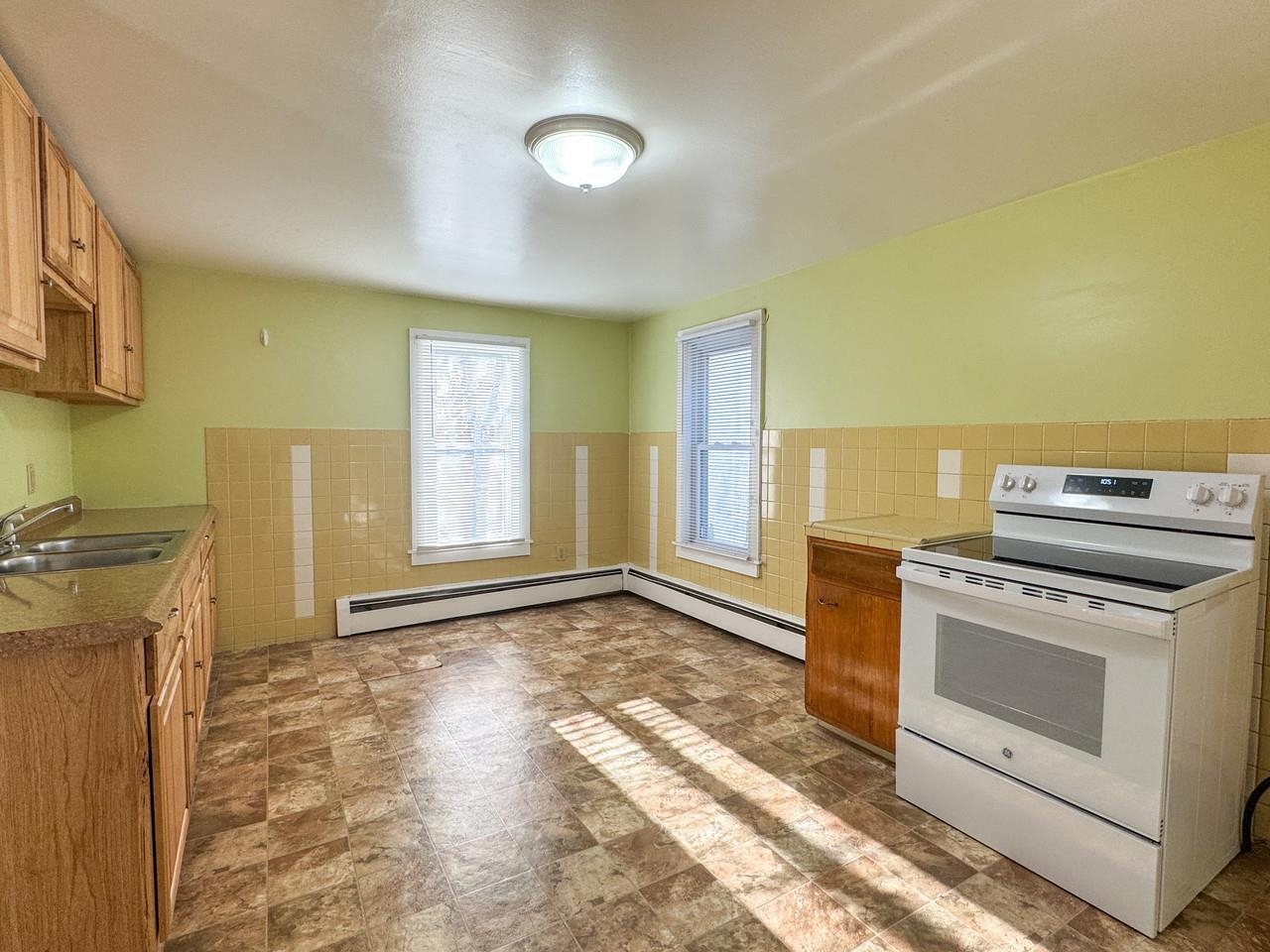 37 Drew Street Property Photo 6