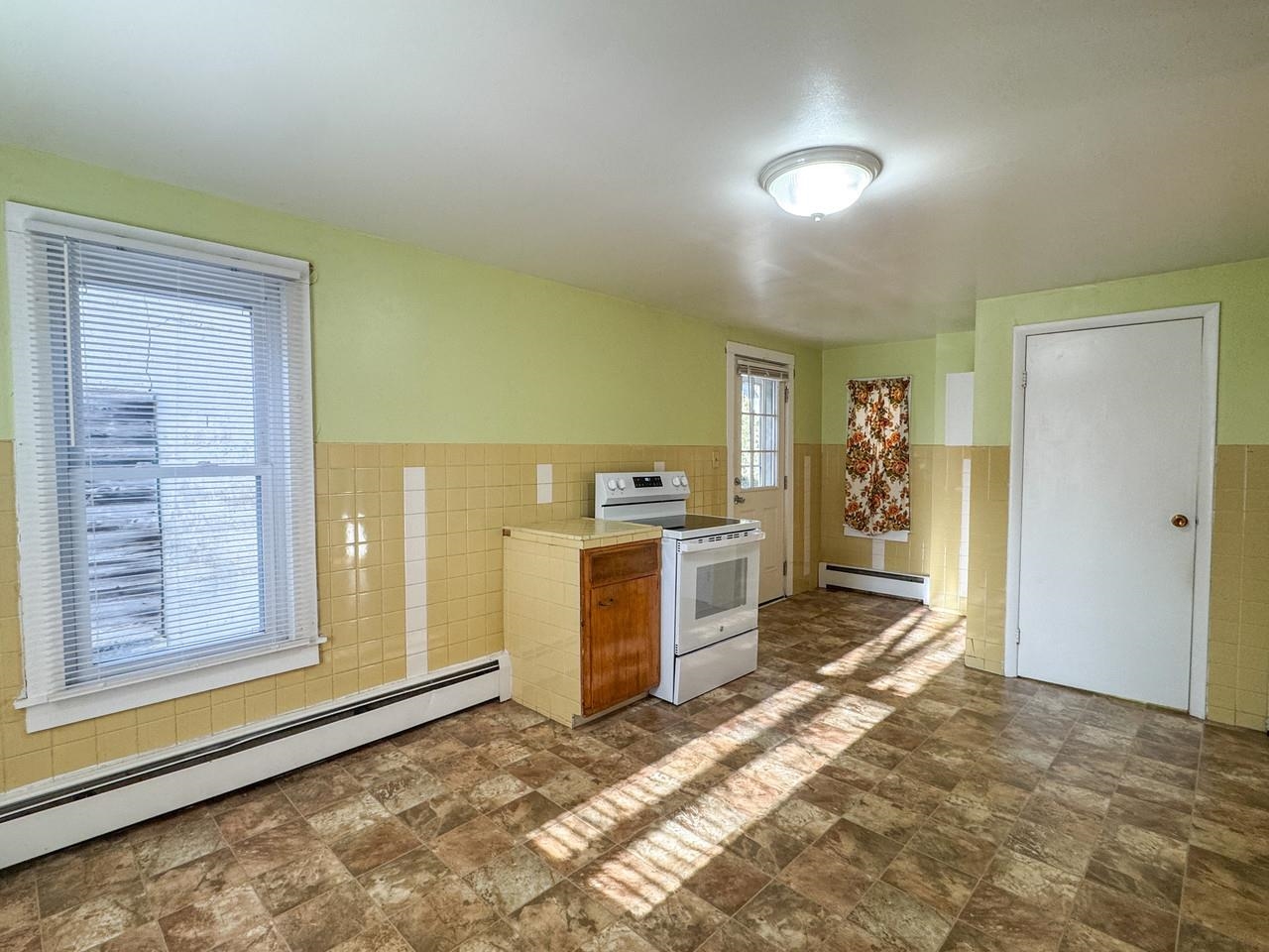 37 Drew Street Property Photo 8