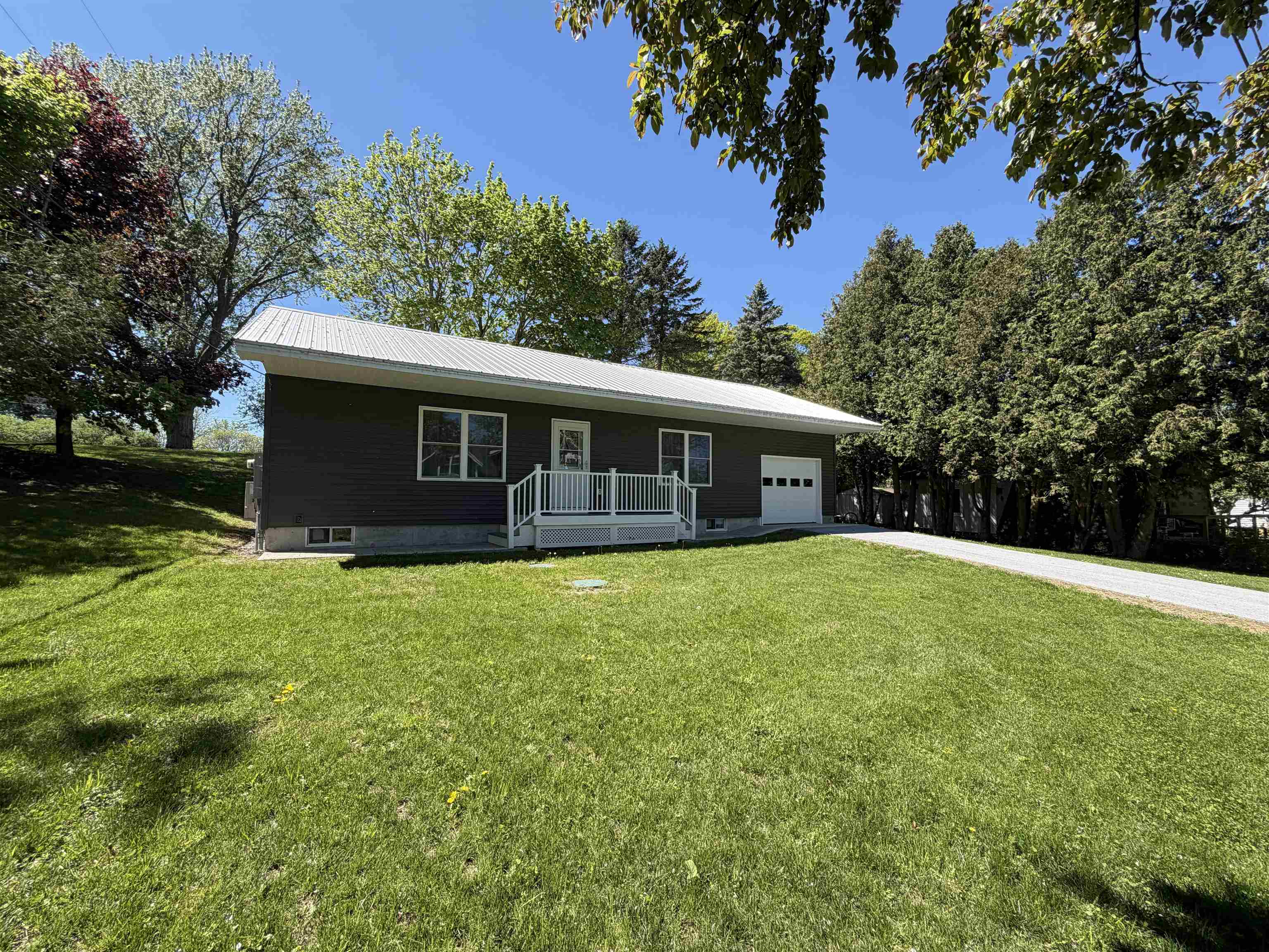 102 East Shore Drive Property Photo 1