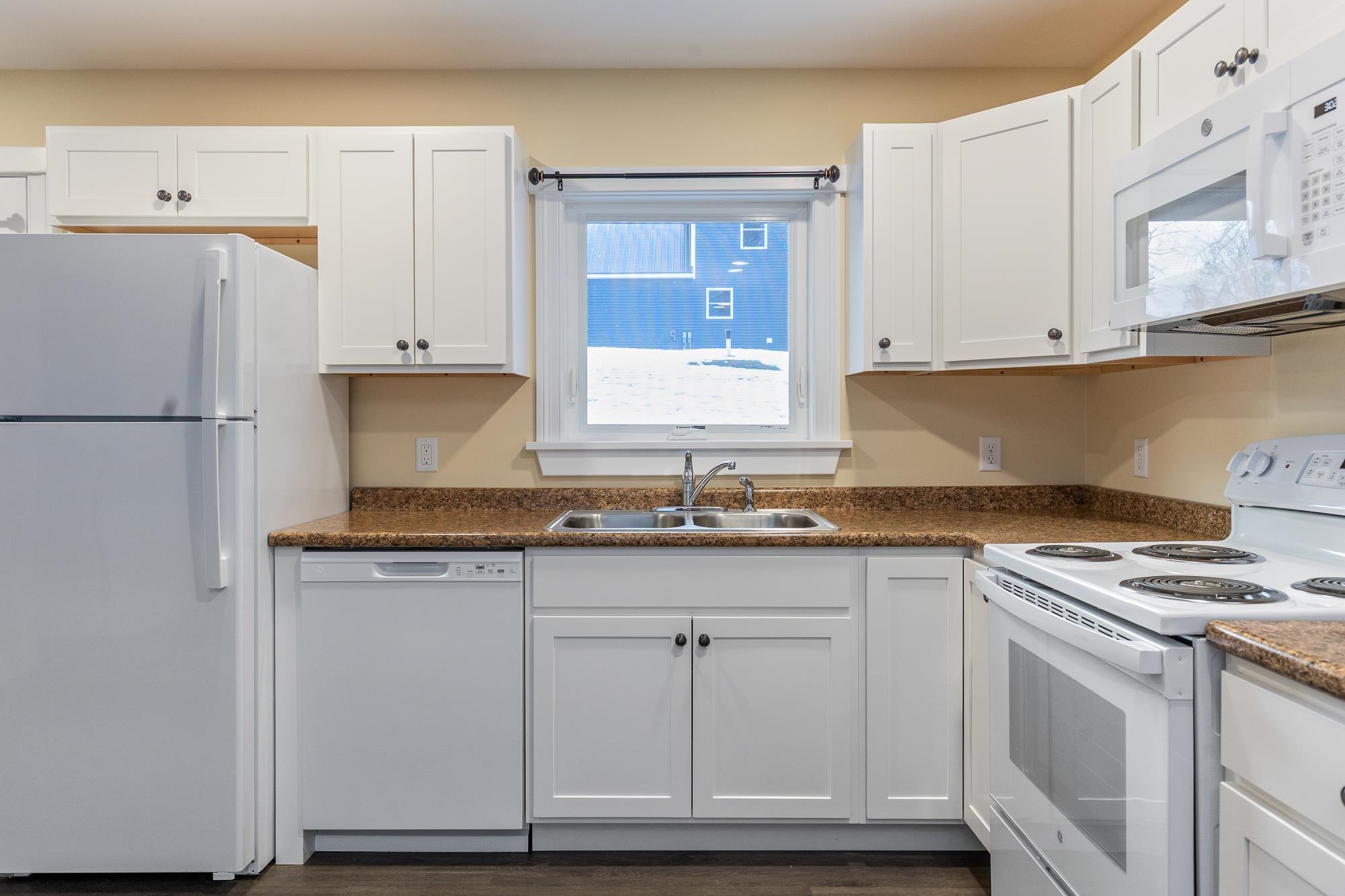 102 East Shore Drive Property Photo 6