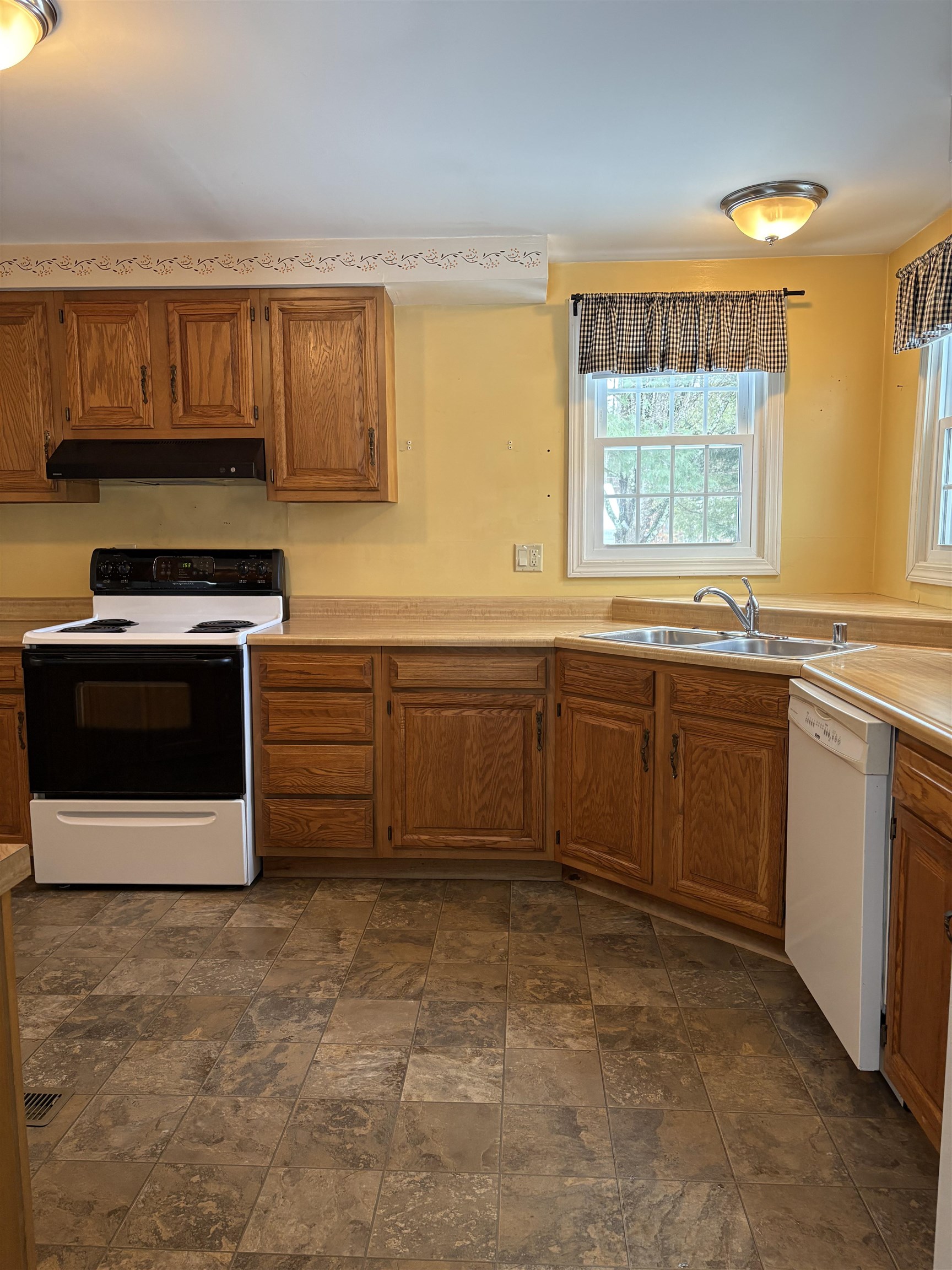 25 Sunset Drive Property Photo 8