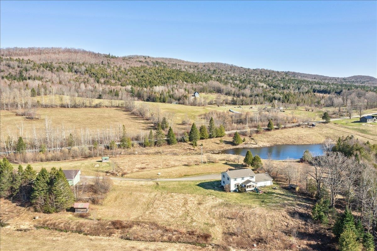 3614 Creek Road Property Photo 4