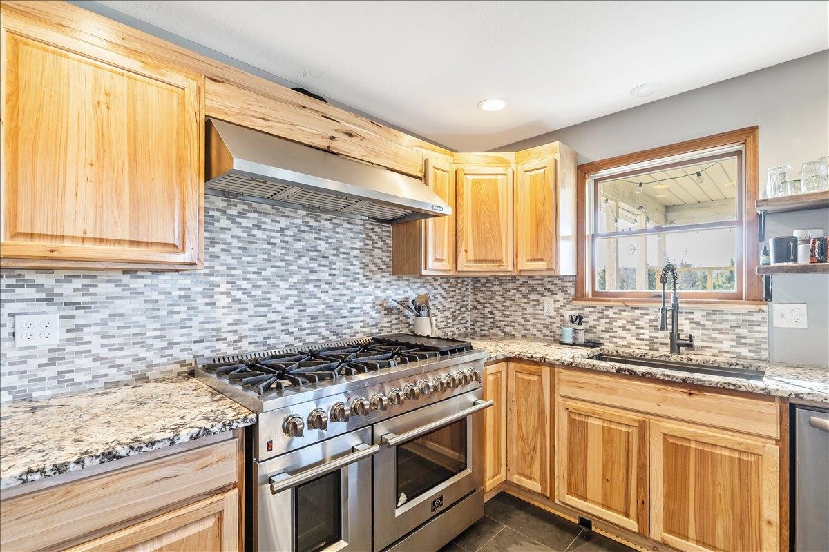 3614 Creek Road Property Photo 16